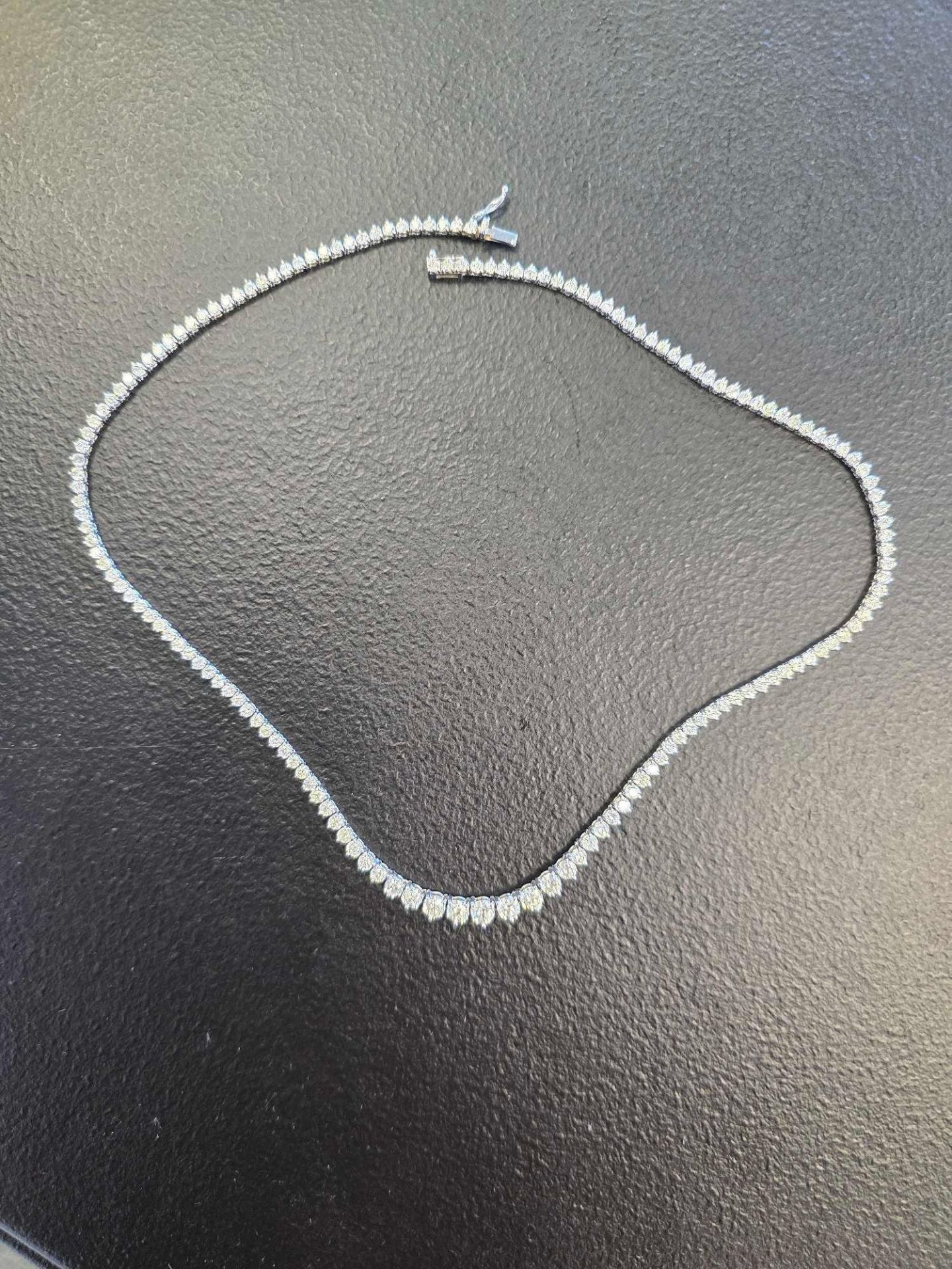 18kt White Gold diamond necklace 10.82 carats of diamonds - Image 9 of 14