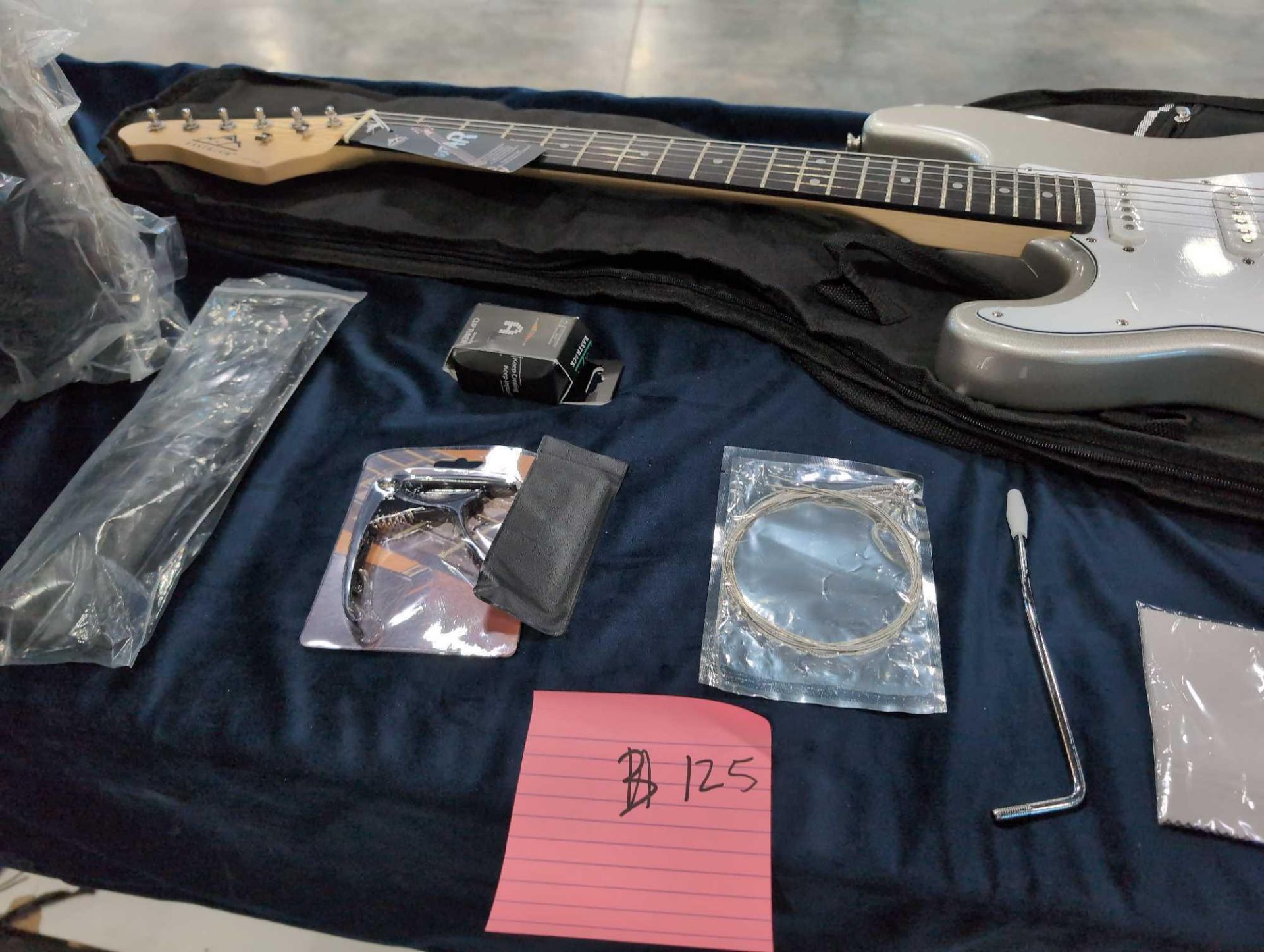 Electric Guitar Package w/amp and accessories - Image 7 of 8