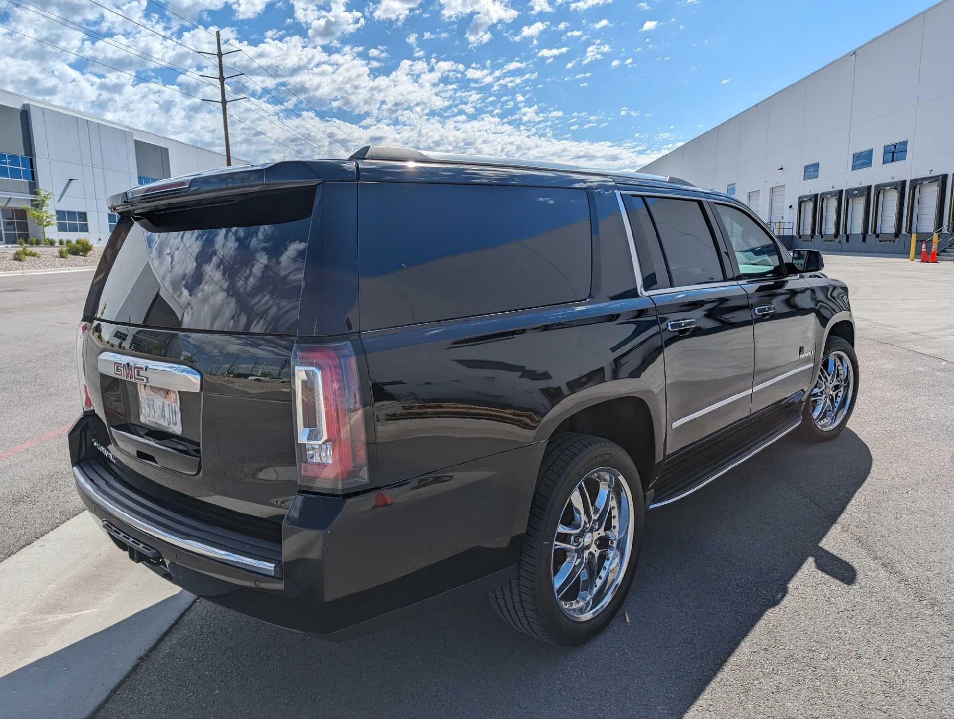 2017 GMC Yukon XL Denali w/ 111K Miles, 4wd, v8 VIN #: 1GKS2HKJ4HR323051 Features & notes: runs and - Image 5 of 16
