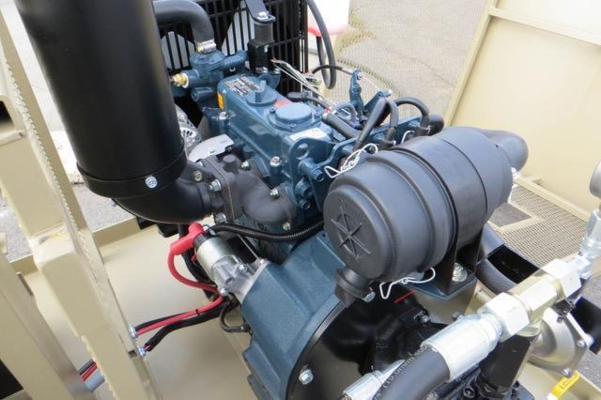 Portable Hydraulic Power Unit "HPU" New in Box, Self contained: 3,500 Psi, 5 GPM, 23.6 HP Kubota Eng - Image 3 of 6