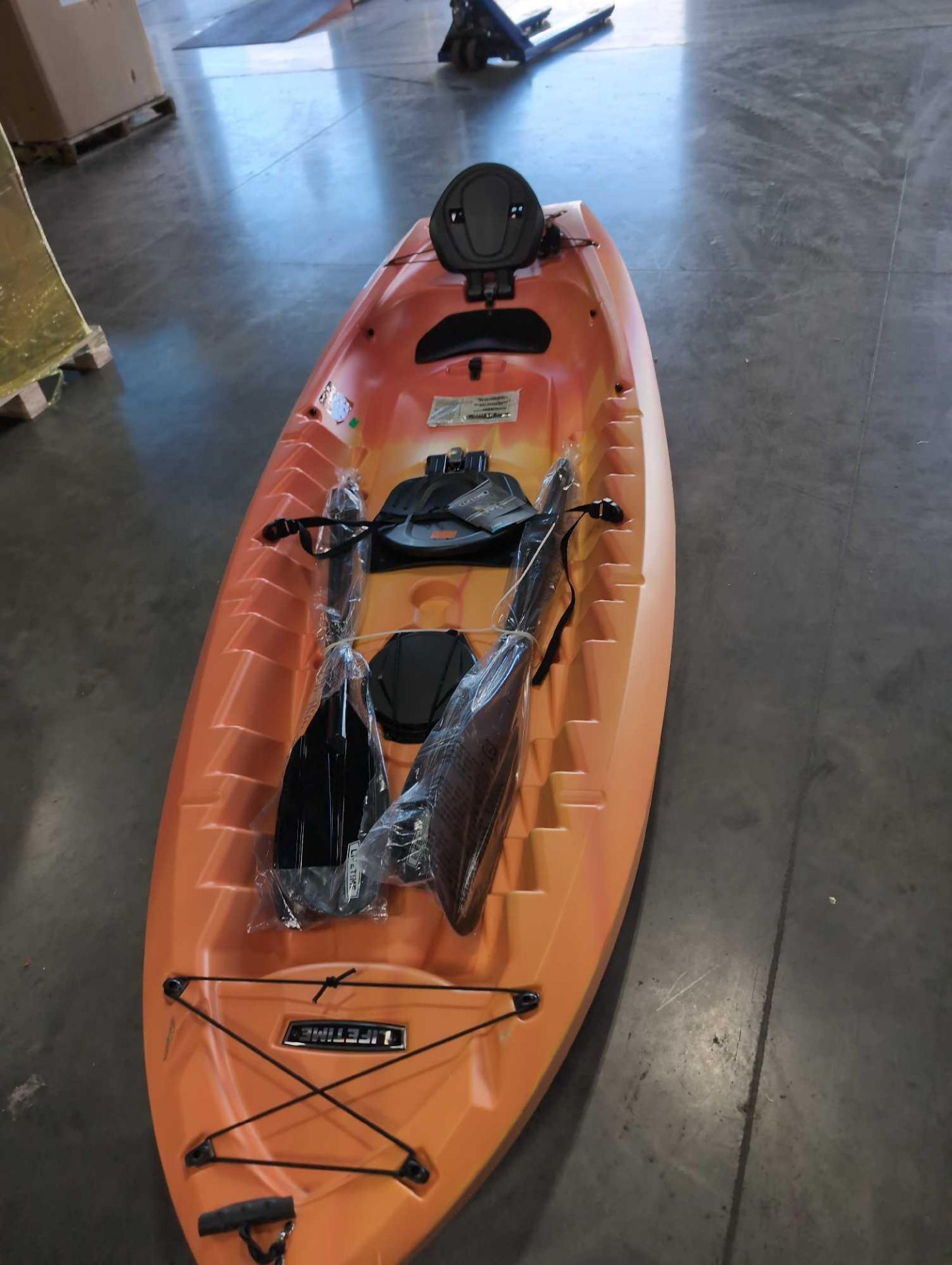 Lifetime Envoy 106 Kayak - Image 3 of 3