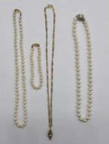 9ct Yellow Gold Chain Necklace with Diamond Pendan