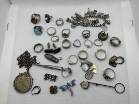 Collection of Silver Jewellery and other, to inclu