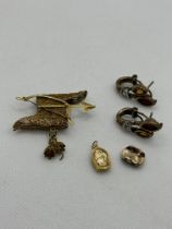 Collection of 18ct Gold items to include Brooch, P