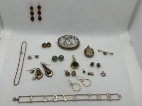 Collection of 9ct Gold Jewellery to include Earrin