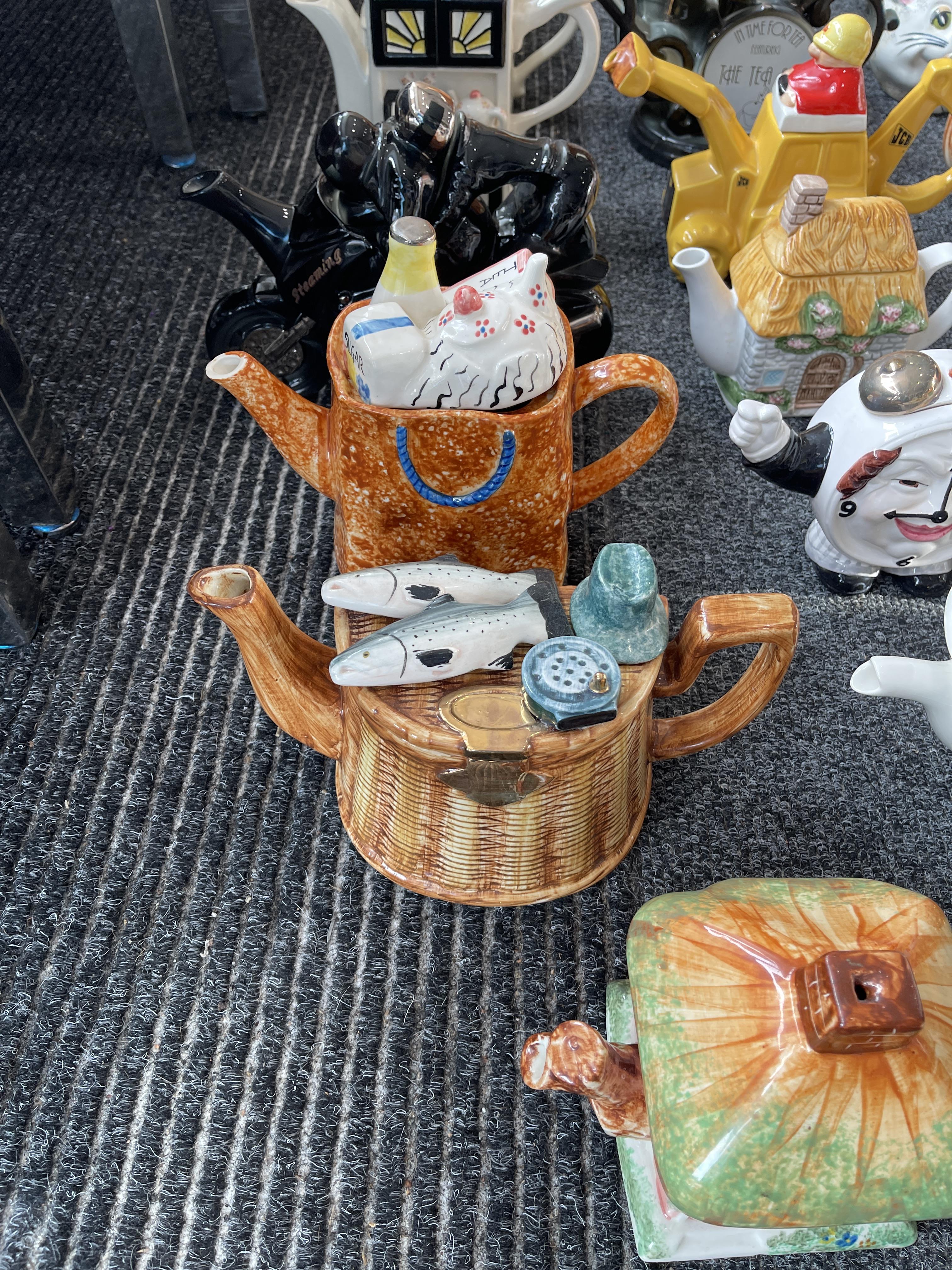 Collection of Ceramic Tea Pots - Image 31 of 44