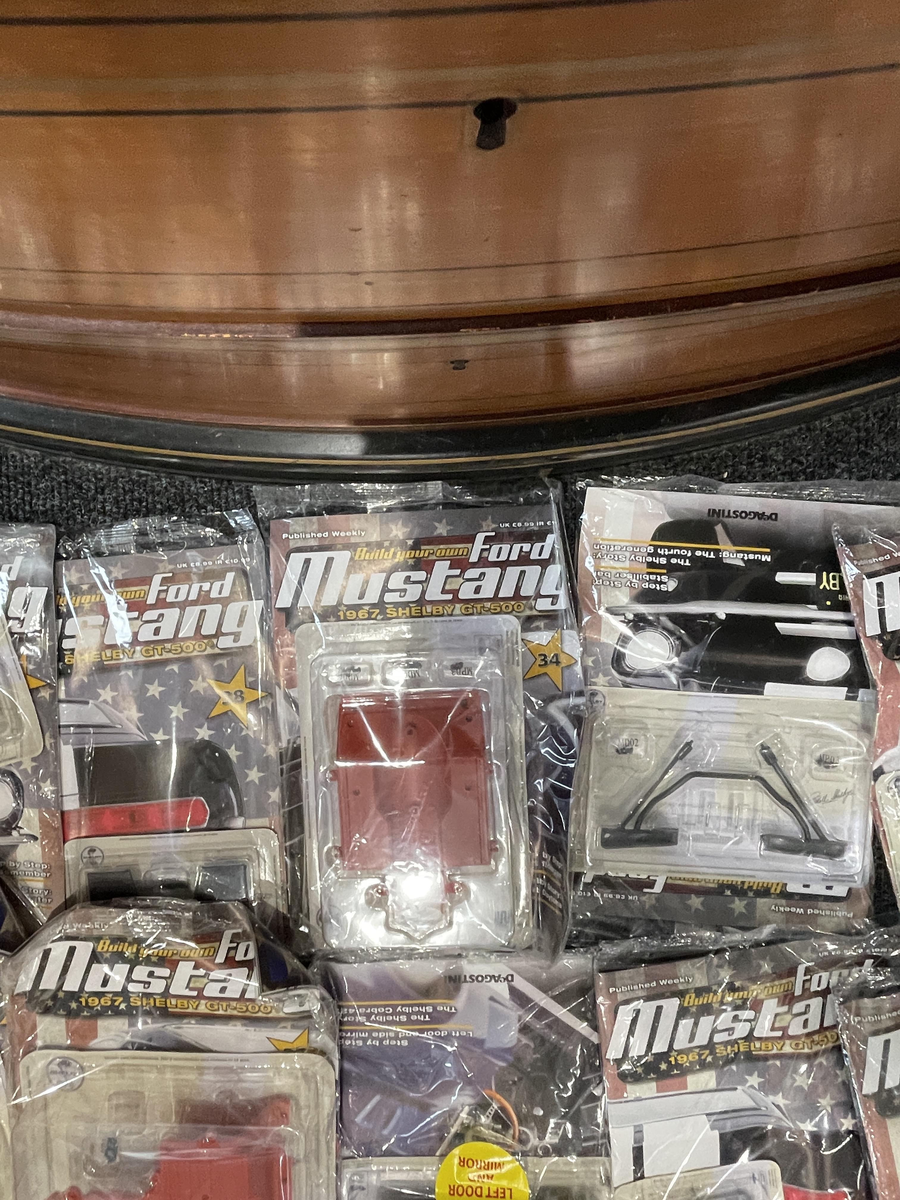 Mixed lot of Mustang Magazines and Parts for model cars - Image 3 of 20