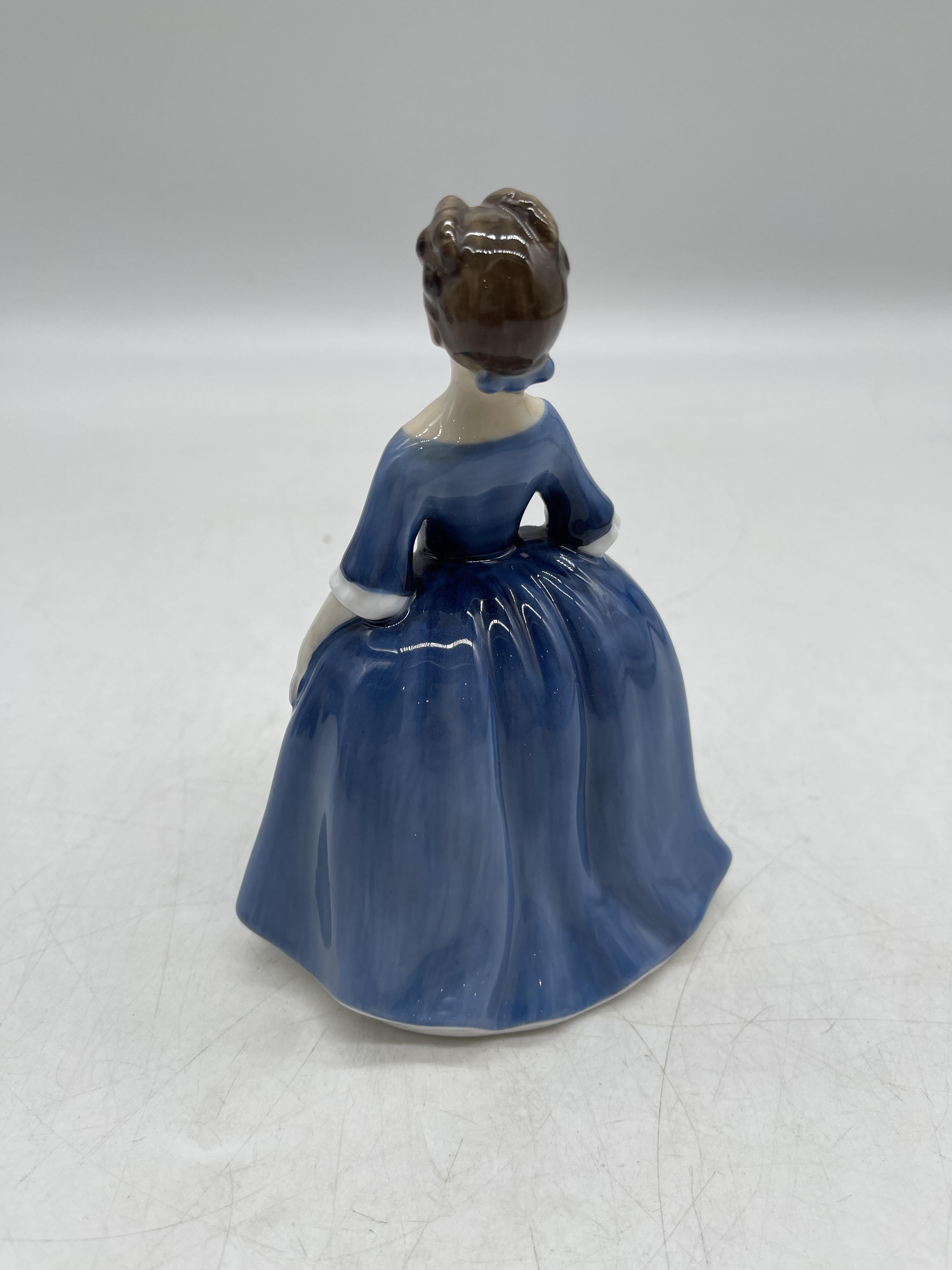 Blue Royal Doulton ceramic figurines - Image 4 of 34