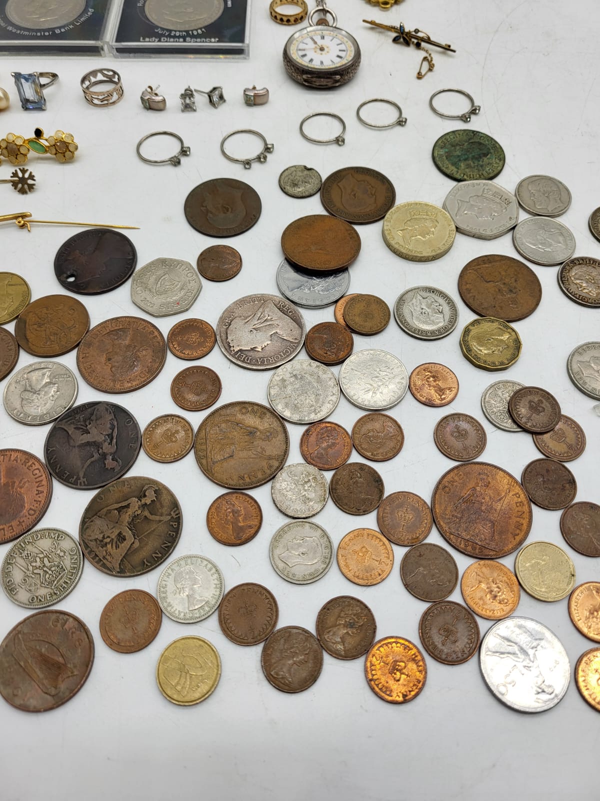 Mixed Lot of Coins and Jewellery - Image 8 of 8