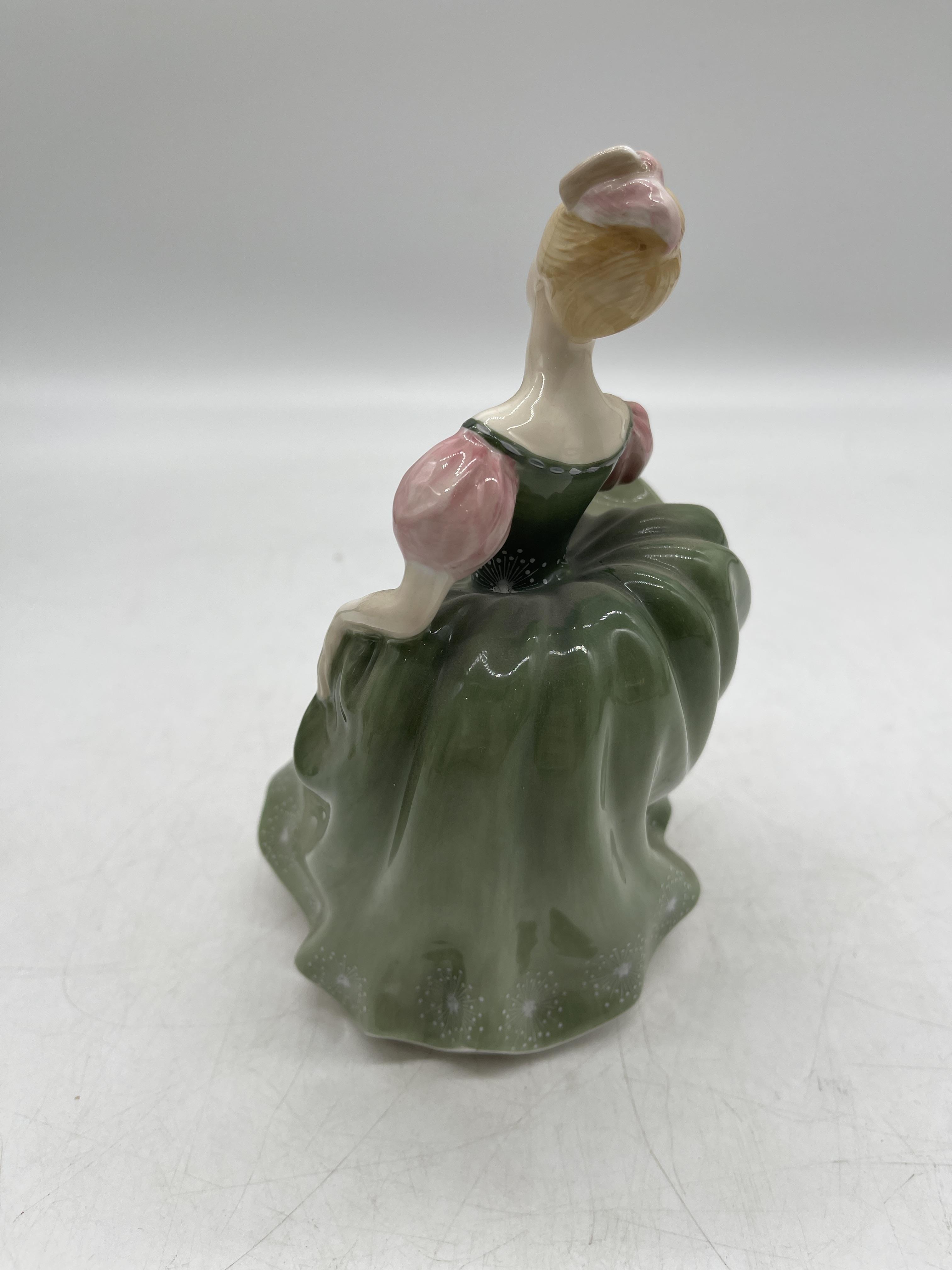Green Royal Doulton ceramic figurines - Image 4 of 41