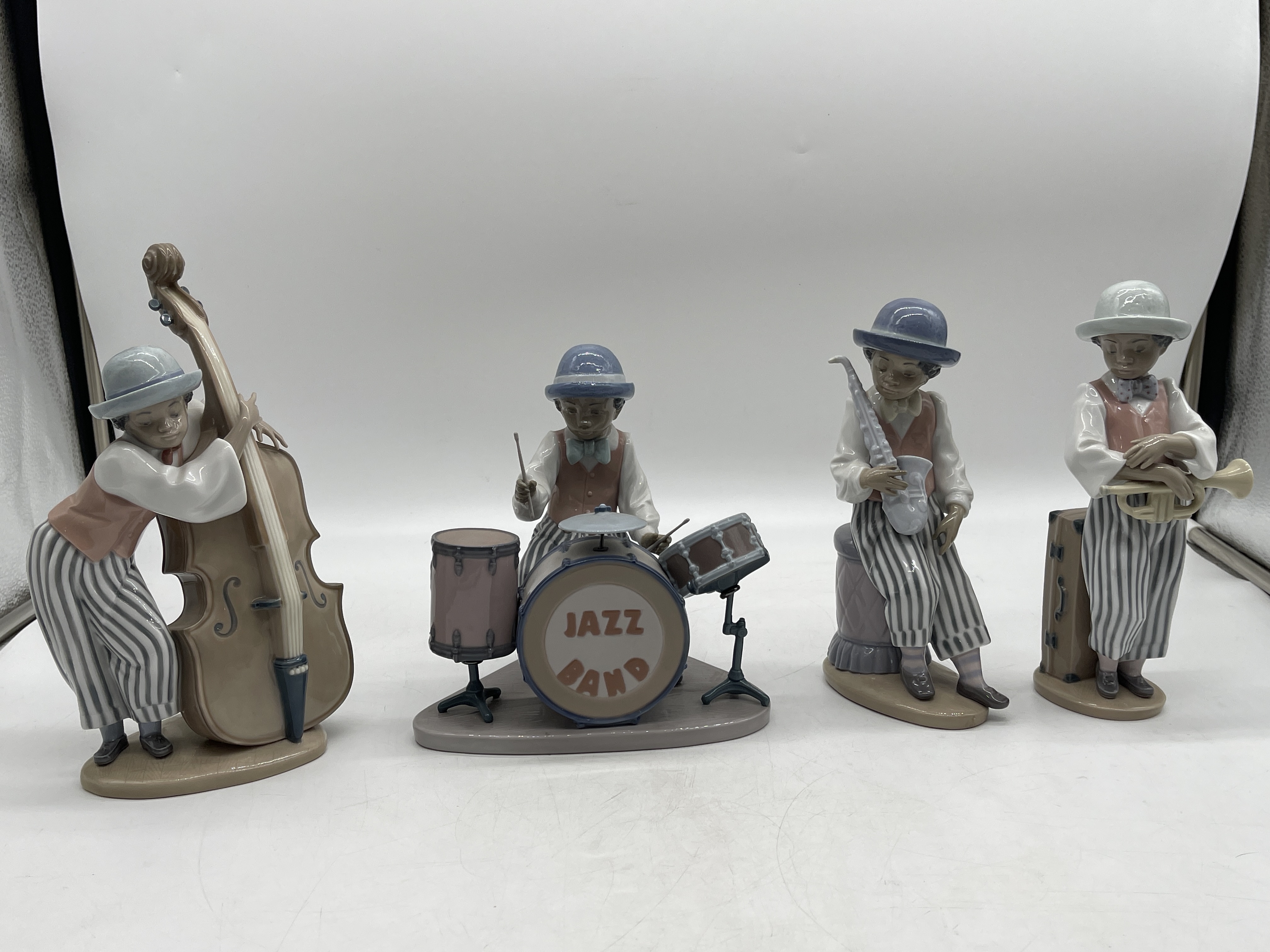 Ceramic Jazz Band - Image 2 of 46