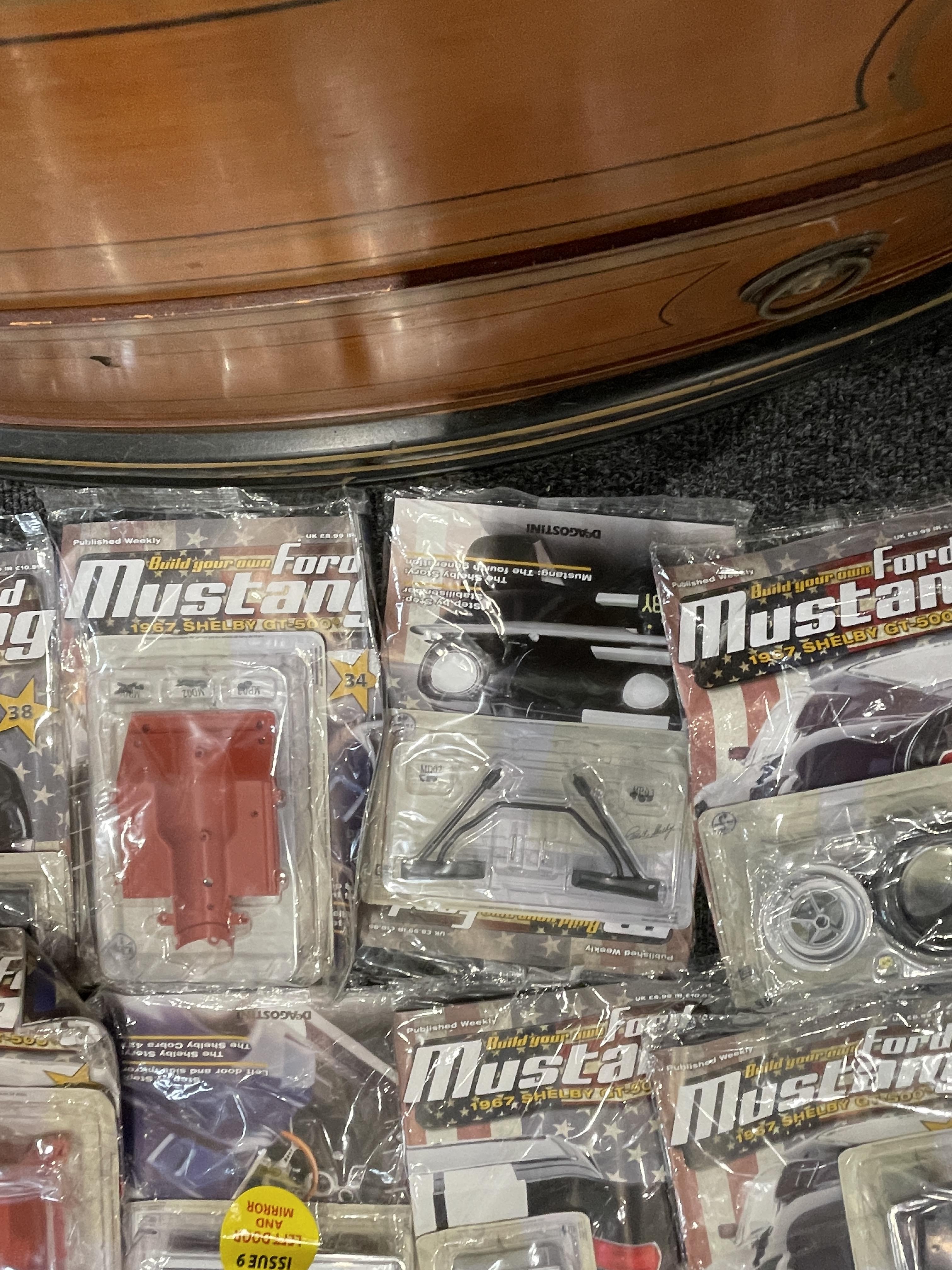 Mixed lot of Mustang Magazines and Parts for model cars - Image 4 of 20