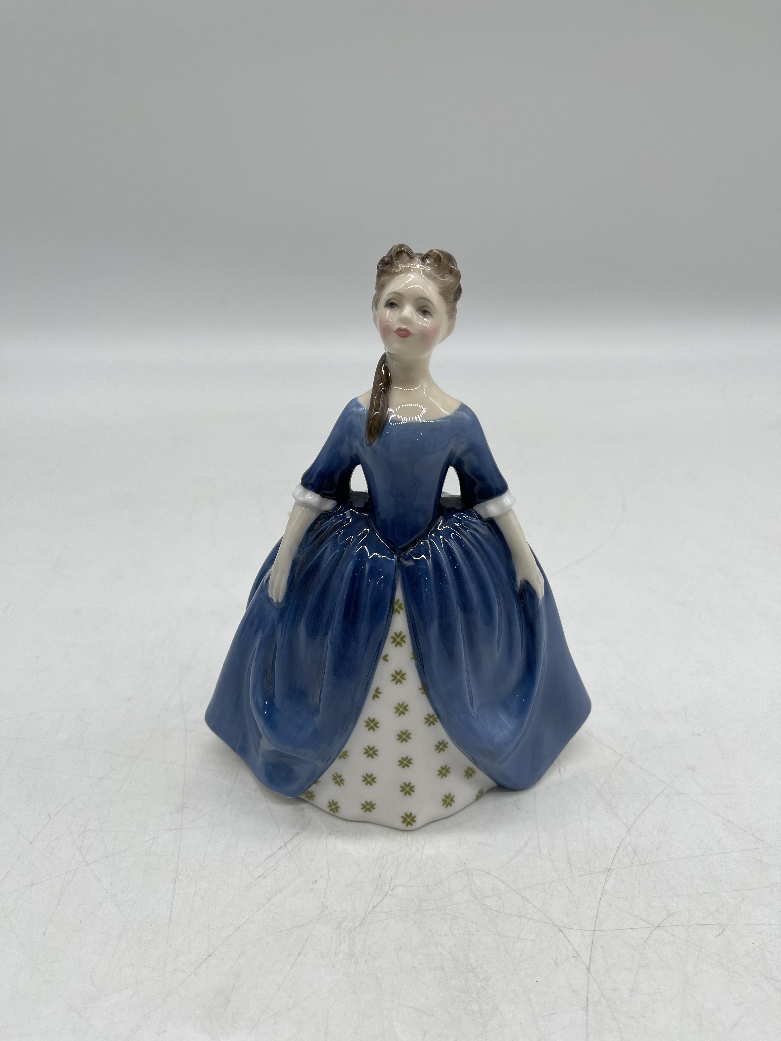 Blue Royal Doulton ceramic figurines - Image 2 of 34