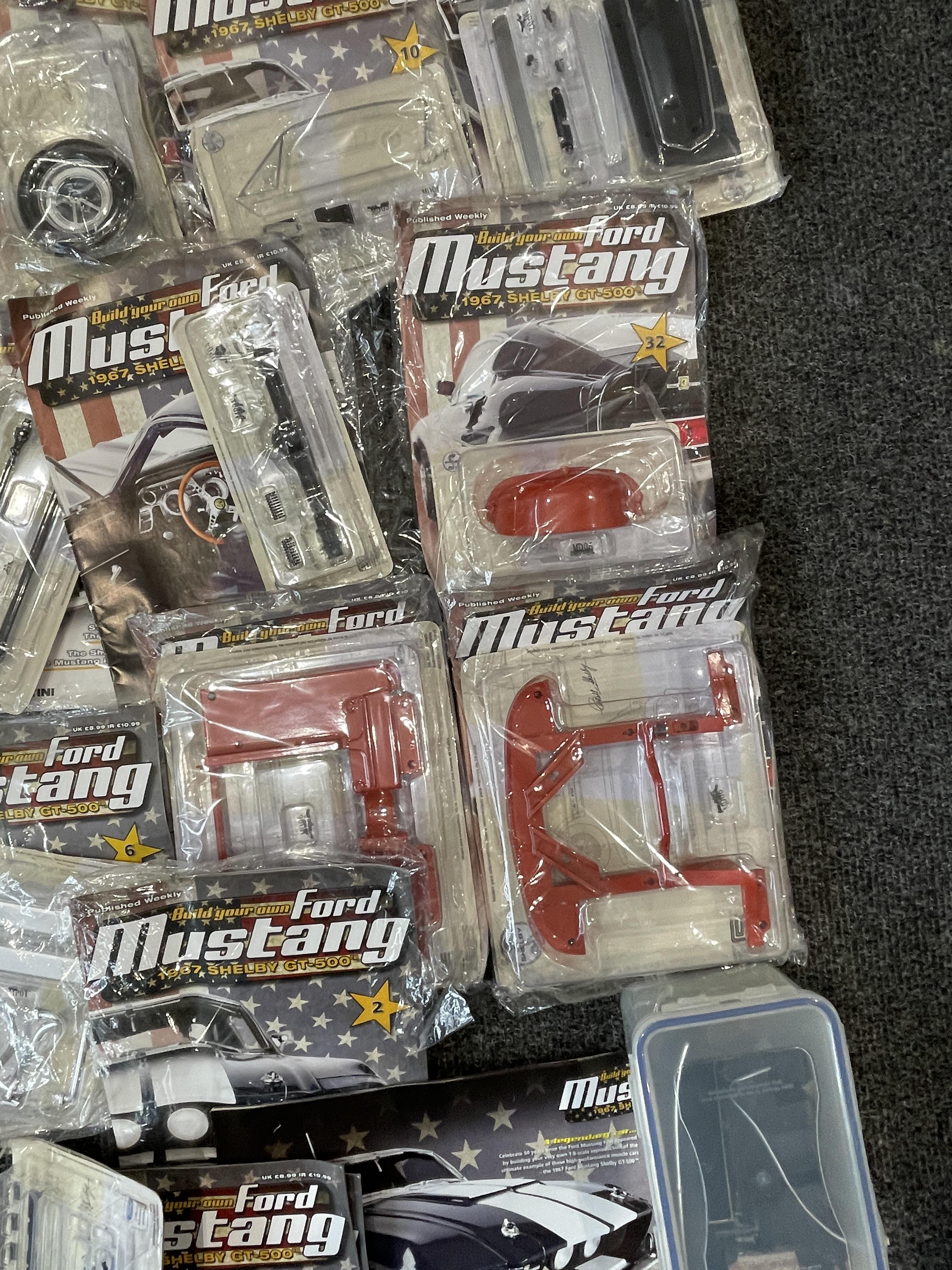 Mixed lot of Mustang Magazines and Parts for model cars - Image 18 of 20
