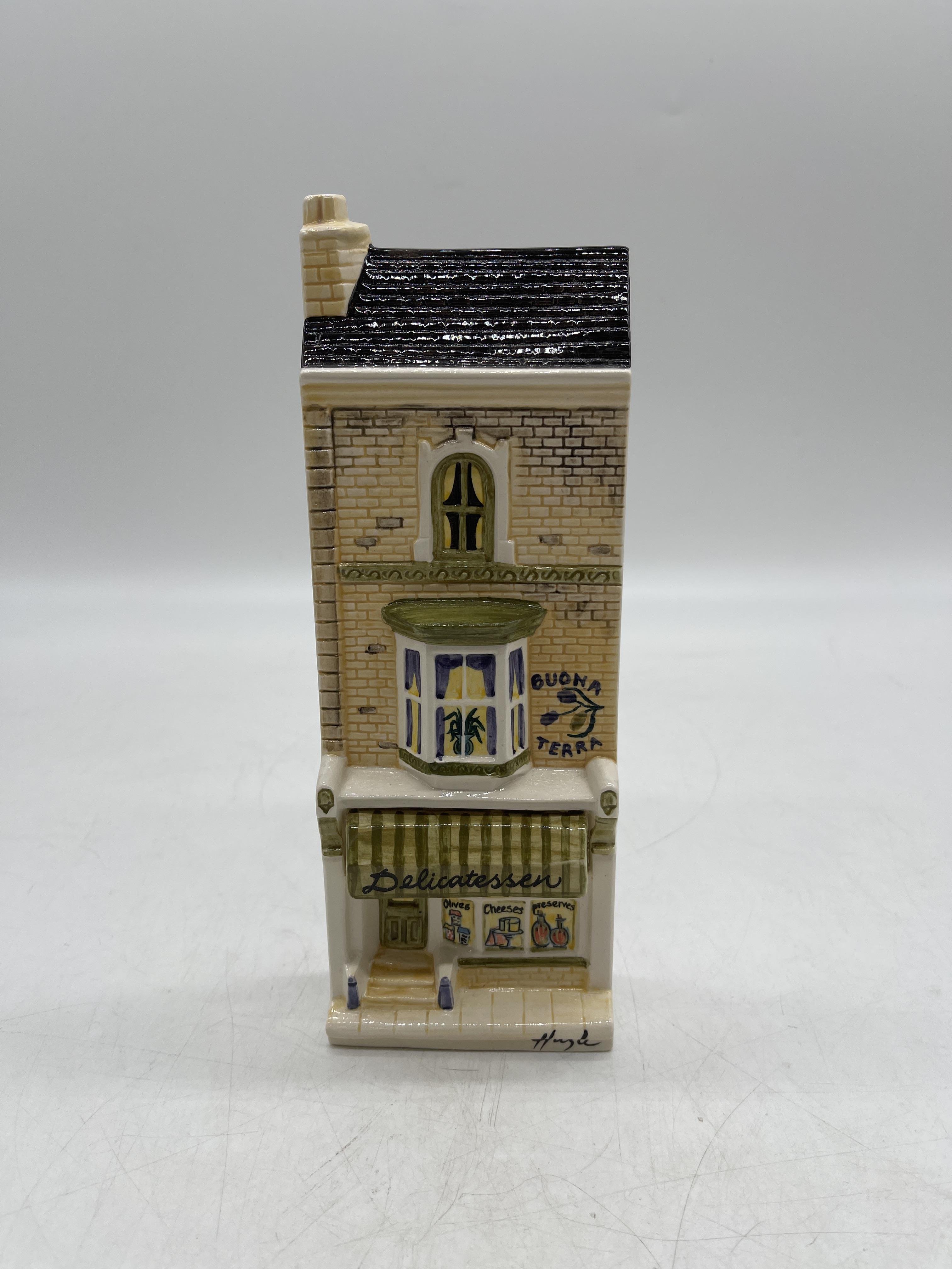 Collection of 5 Hazel Ceramic Houses - Image 8 of 12