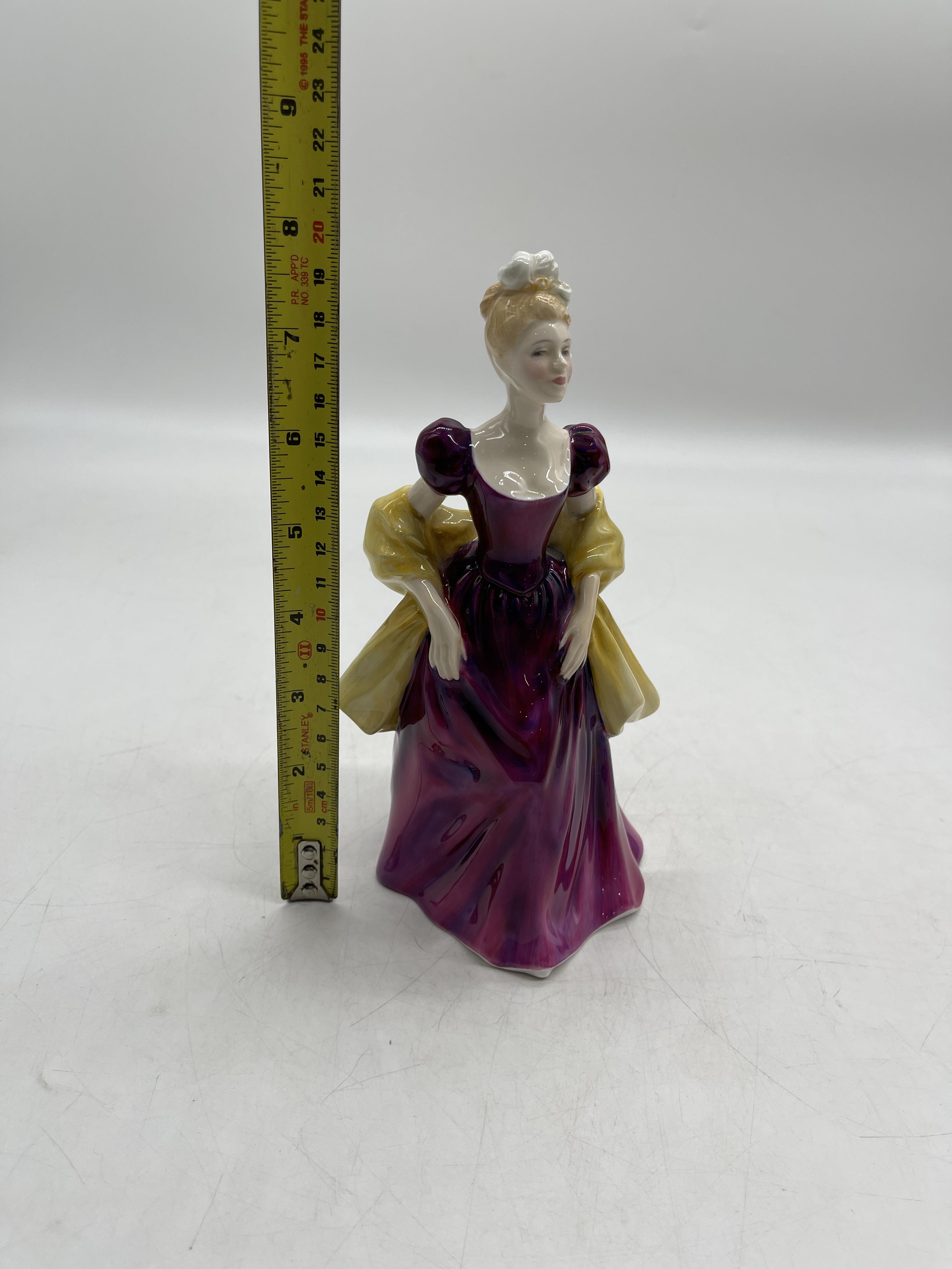 Pink Royal Doulton ceramic figurines - Image 10 of 41