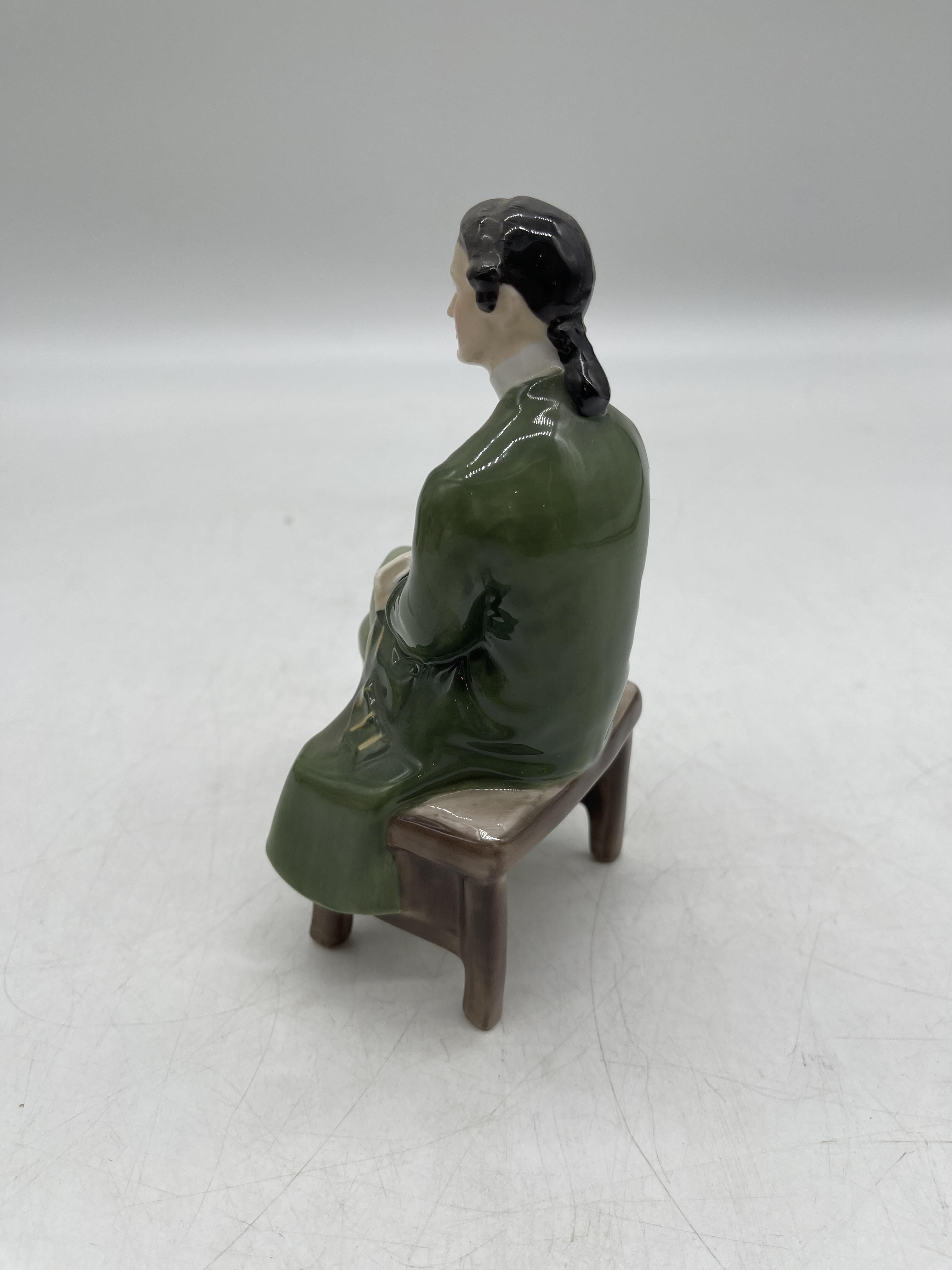 Green Royal Doulton ceramic figurines - Image 11 of 41