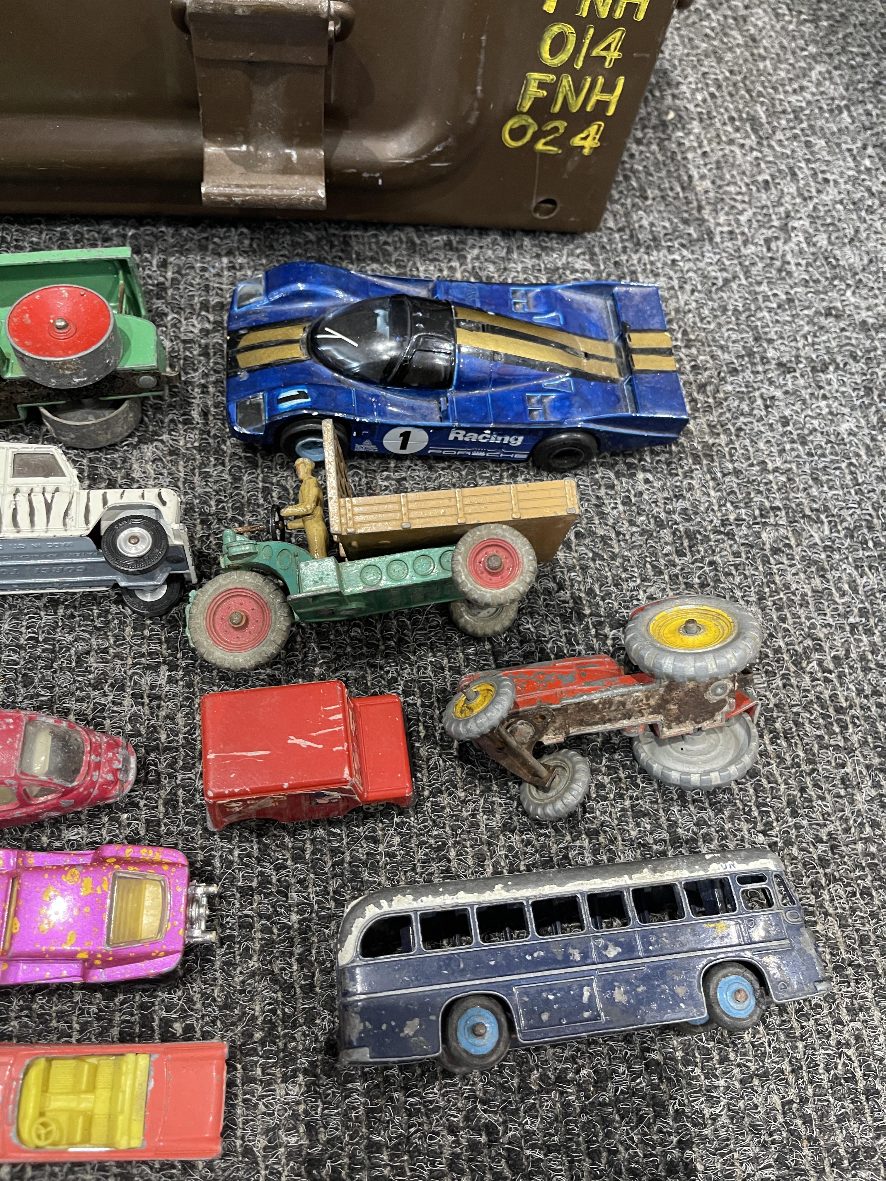 Metal army tin and vintage vehicles - Image 8 of 28