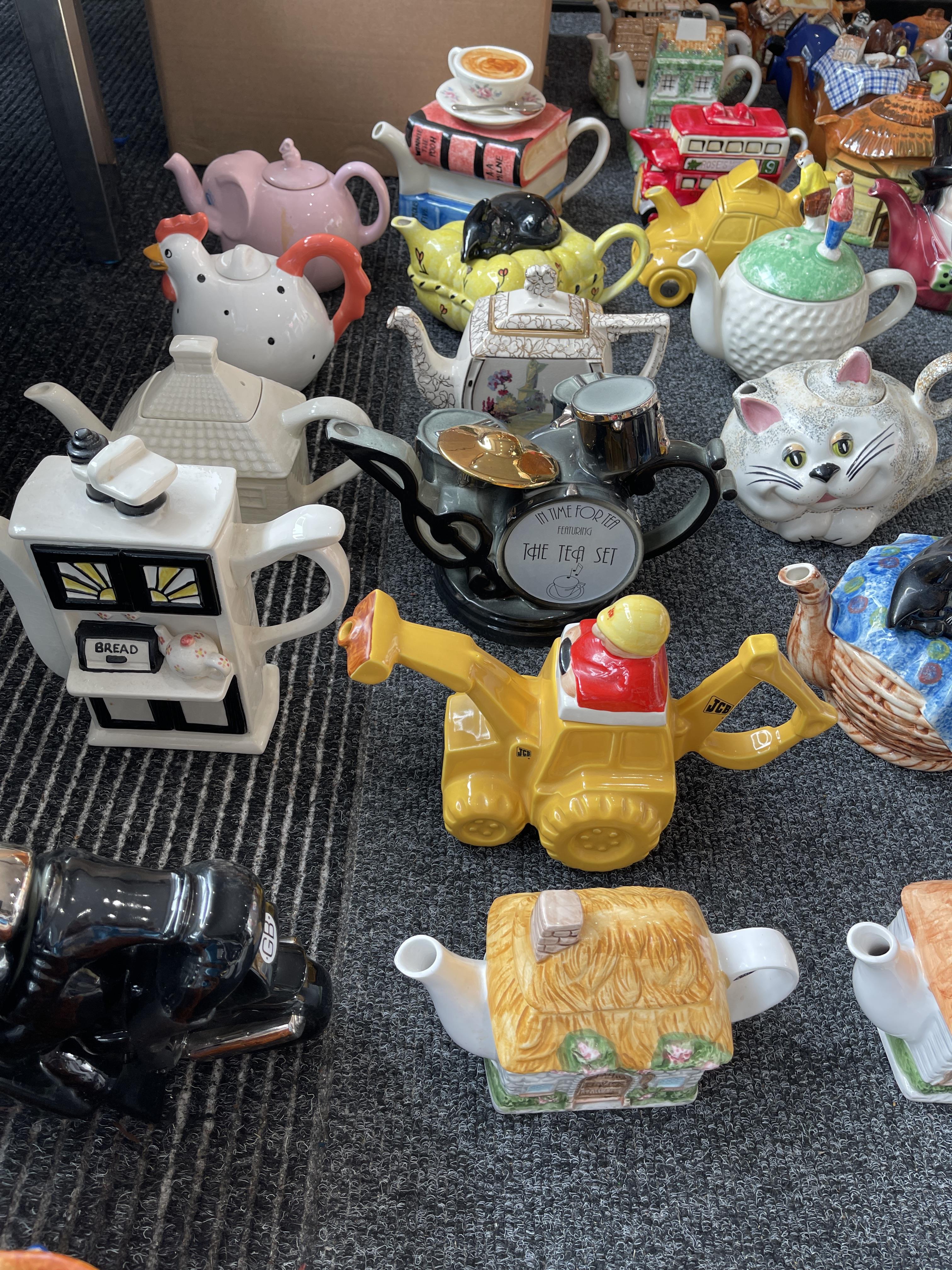 Collection of Ceramic Tea Pots - Image 22 of 44