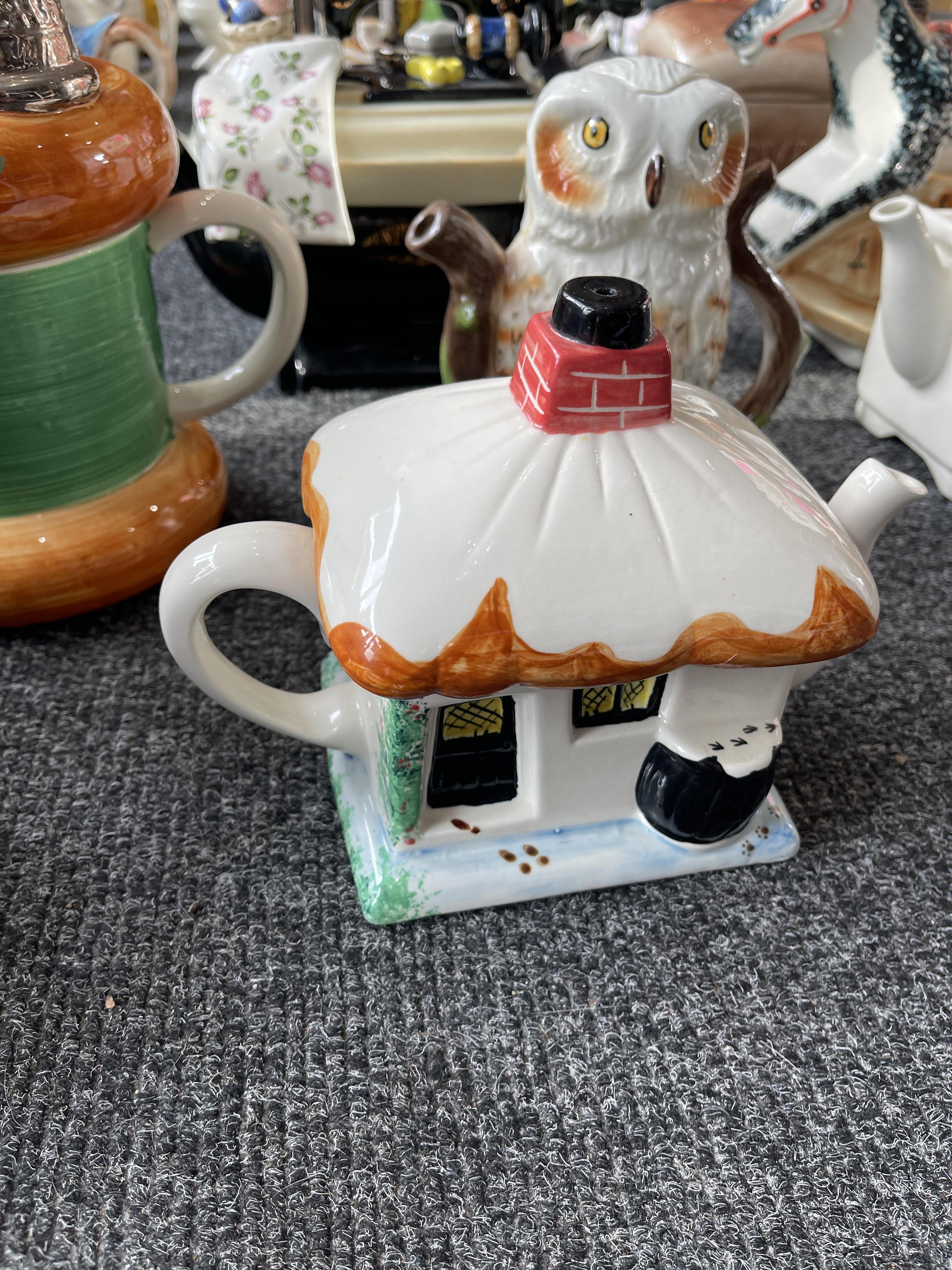 Collection of Ceramic Tea Pots - Image 39 of 44