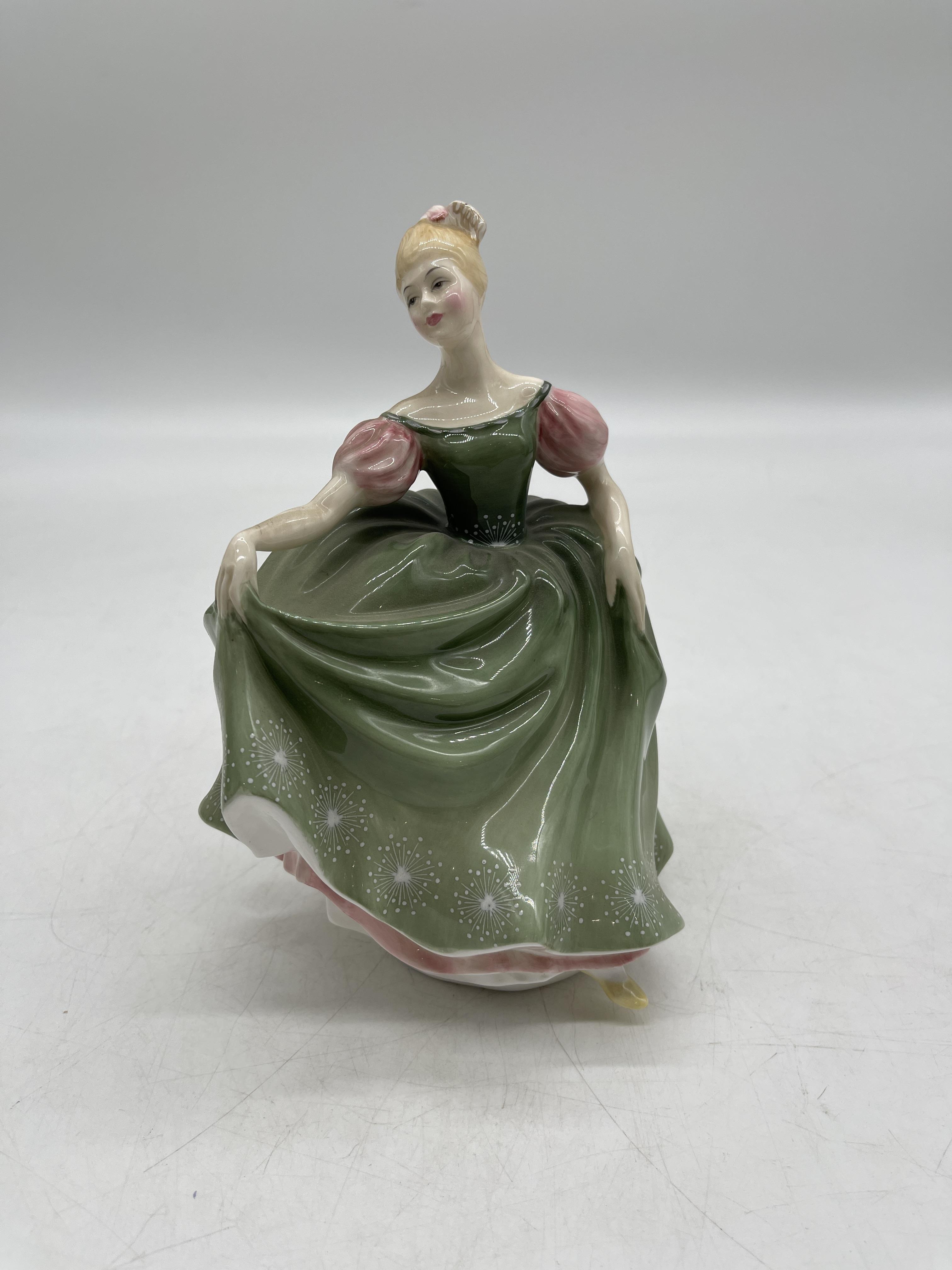 Green Royal Doulton ceramic figurines - Image 2 of 41