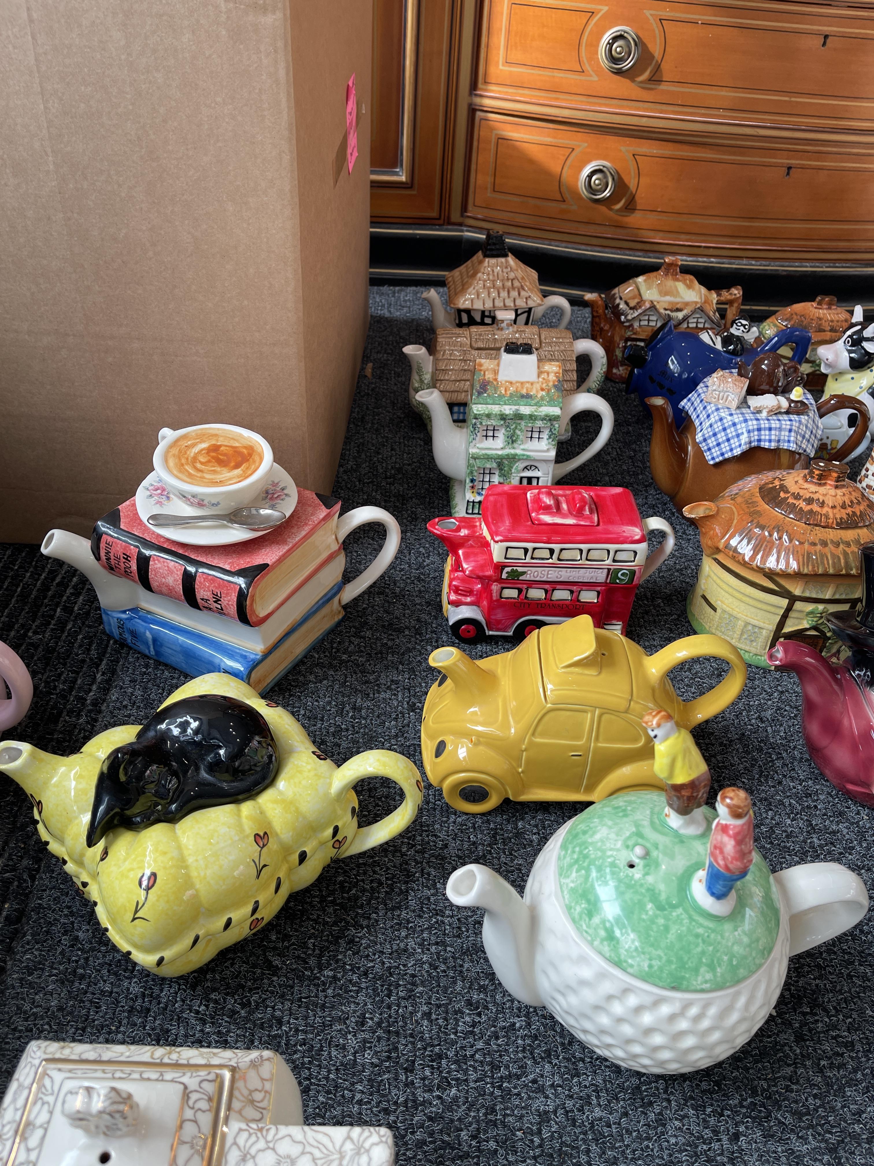 Collection of Ceramic Tea Pots - Image 10 of 44