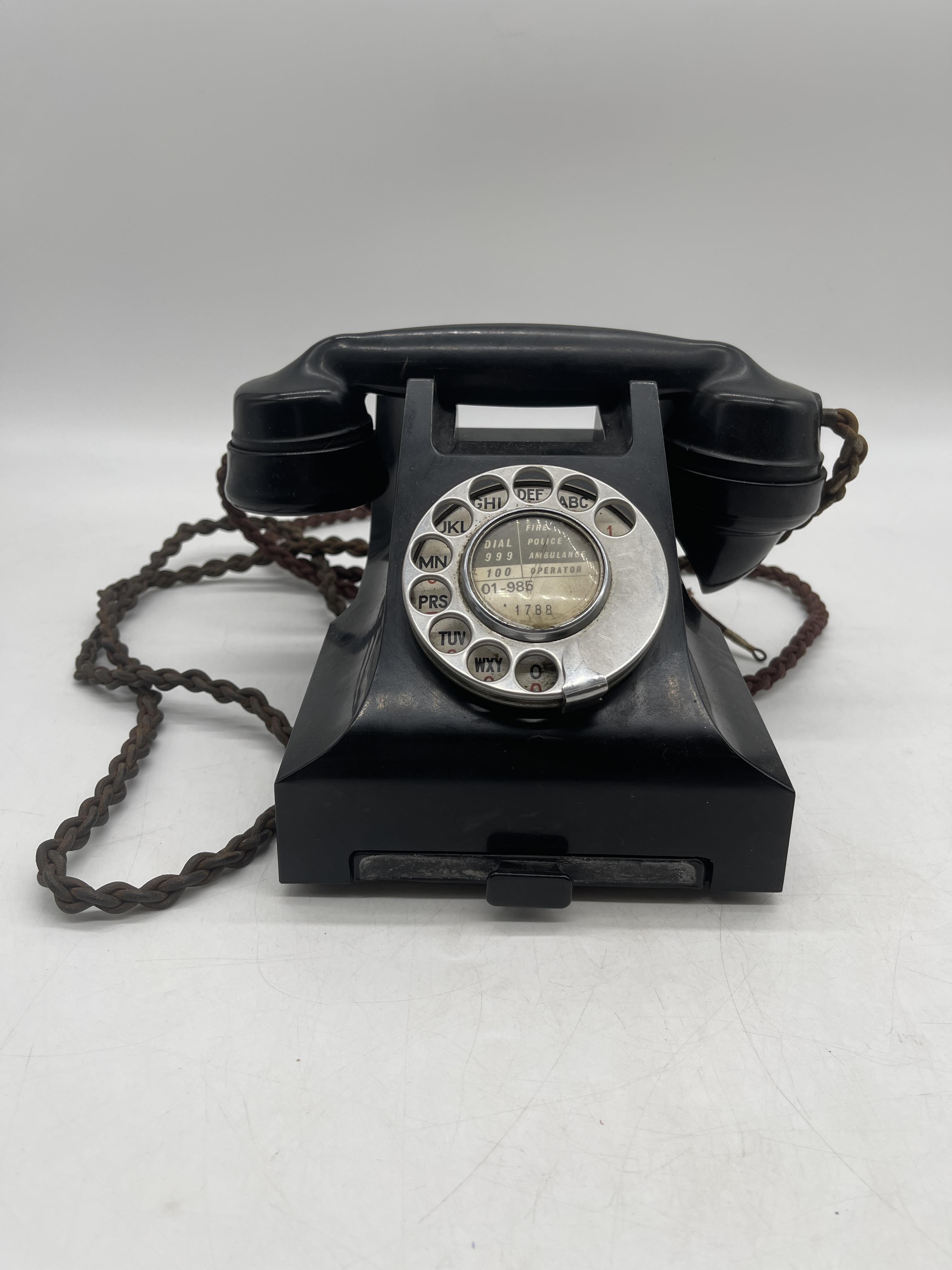 Two Bakelite telephones - Image 11 of 20