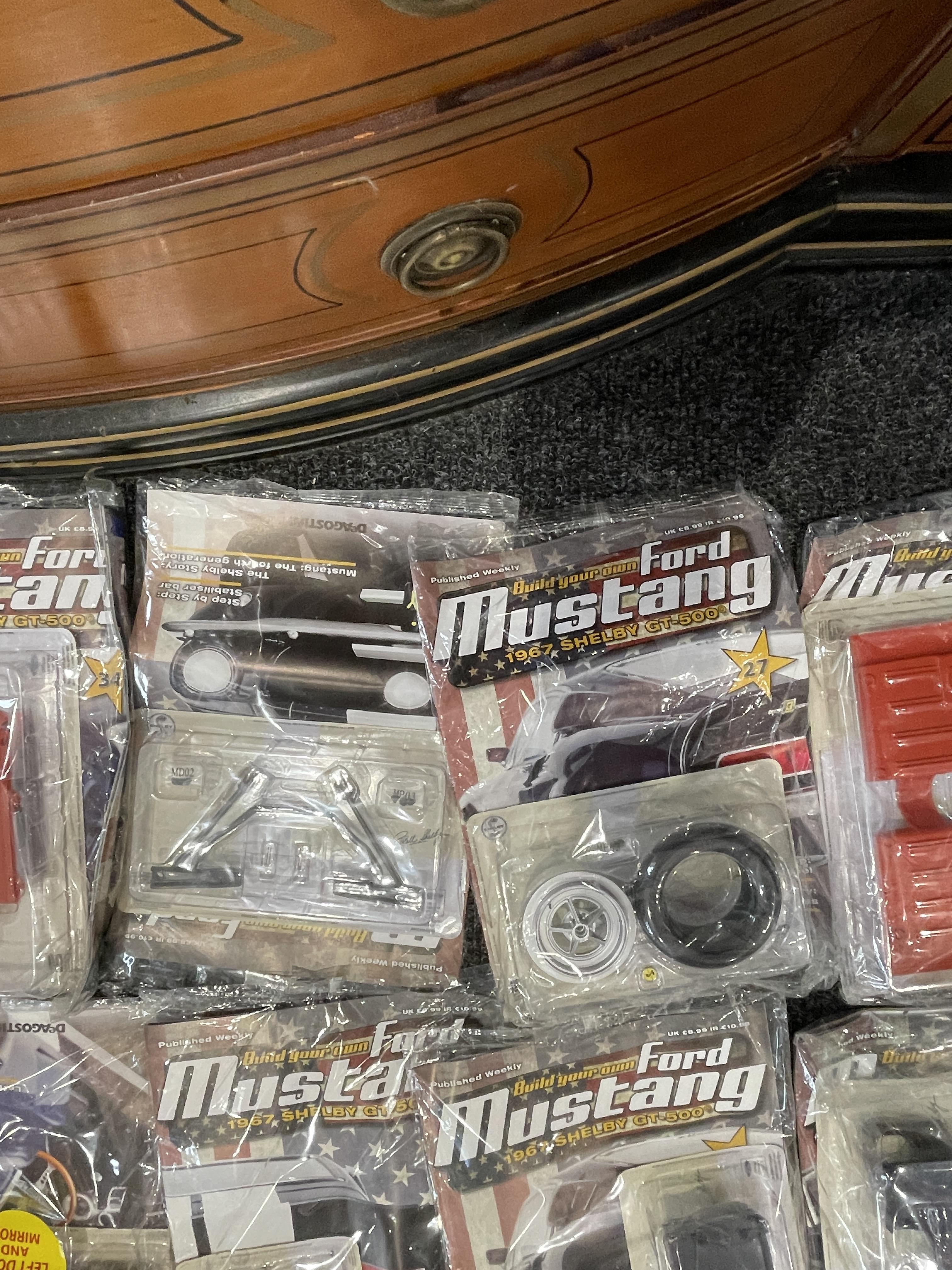 Mixed lot of Mustang Magazines and Parts for model cars - Image 5 of 20