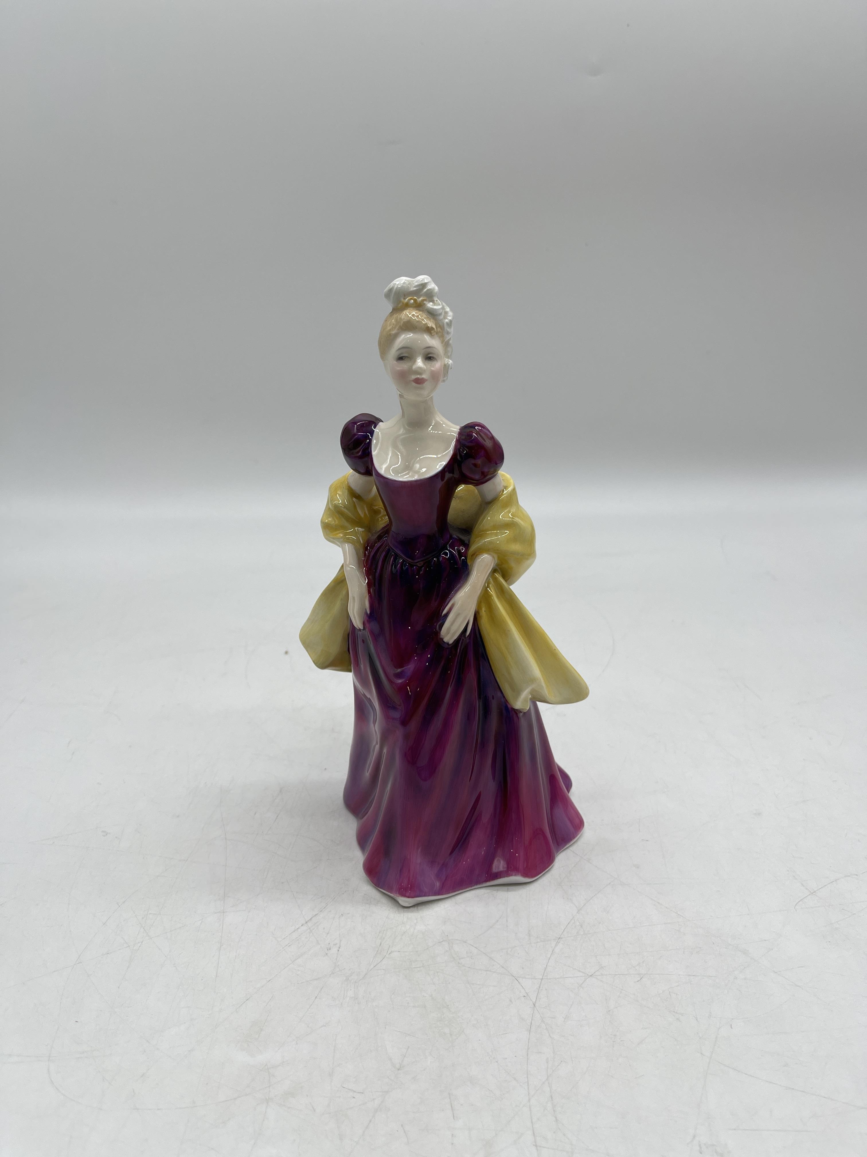 Pink Royal Doulton ceramic figurines - Image 3 of 41