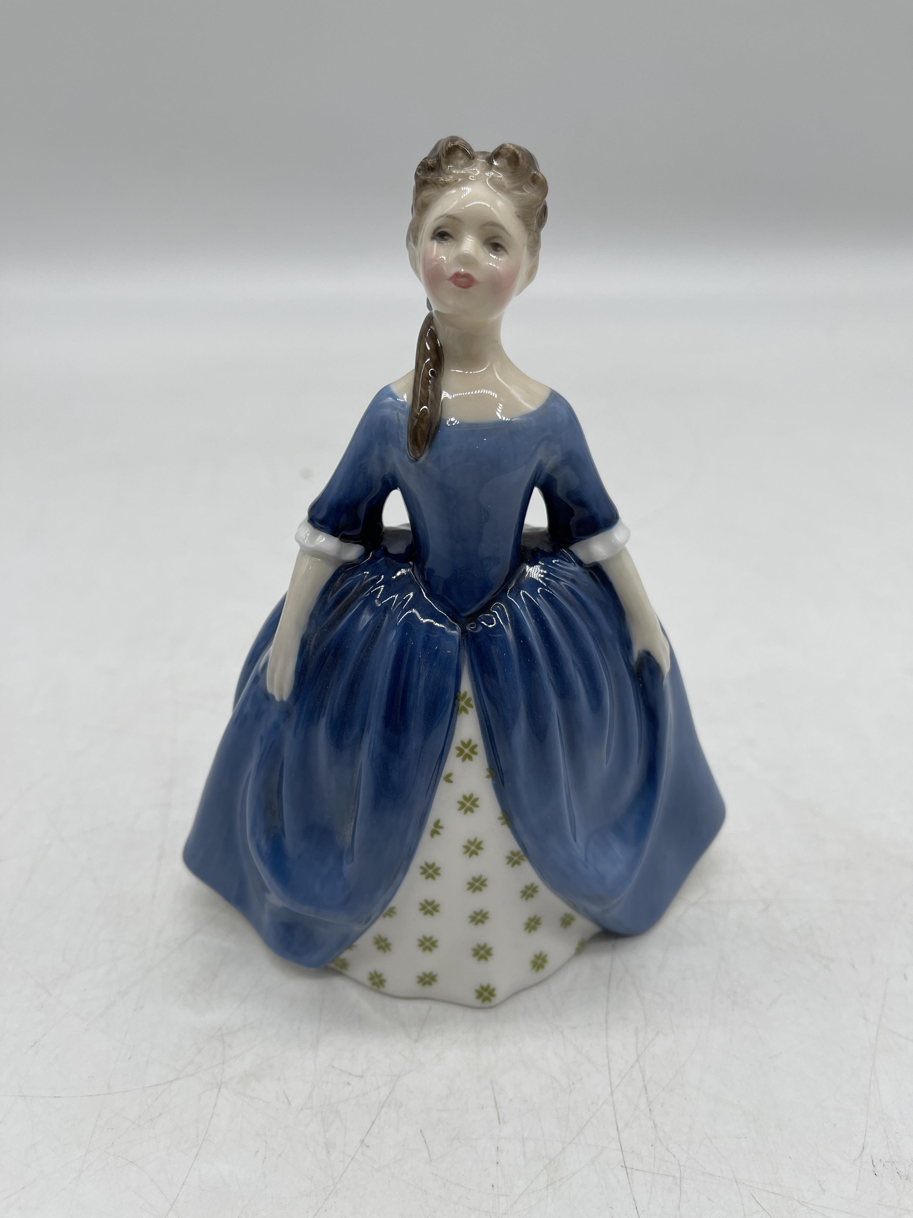 Blue Royal Doulton ceramic figurines - Image 6 of 34