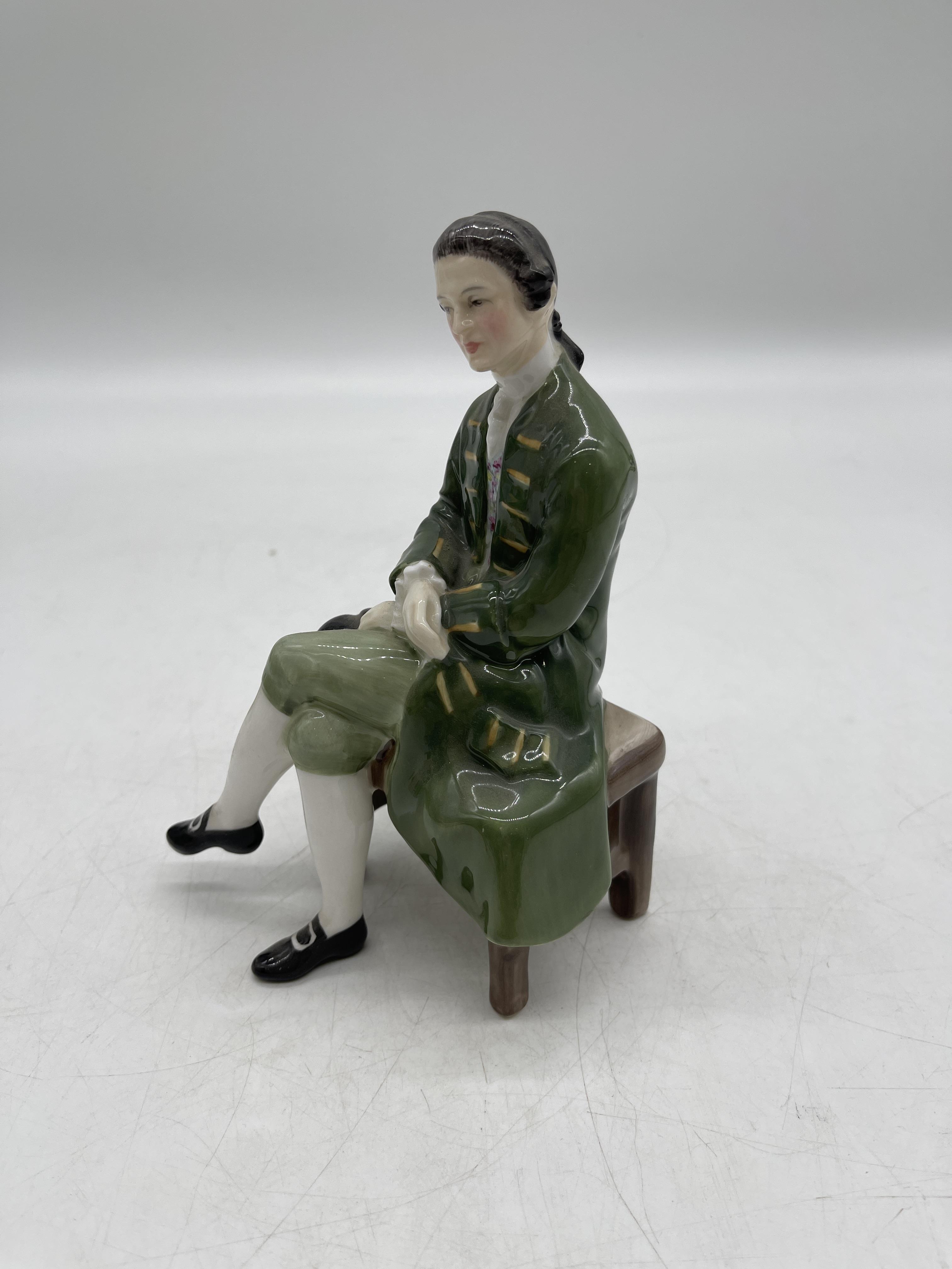 Green Royal Doulton ceramic figurines - Image 10 of 41