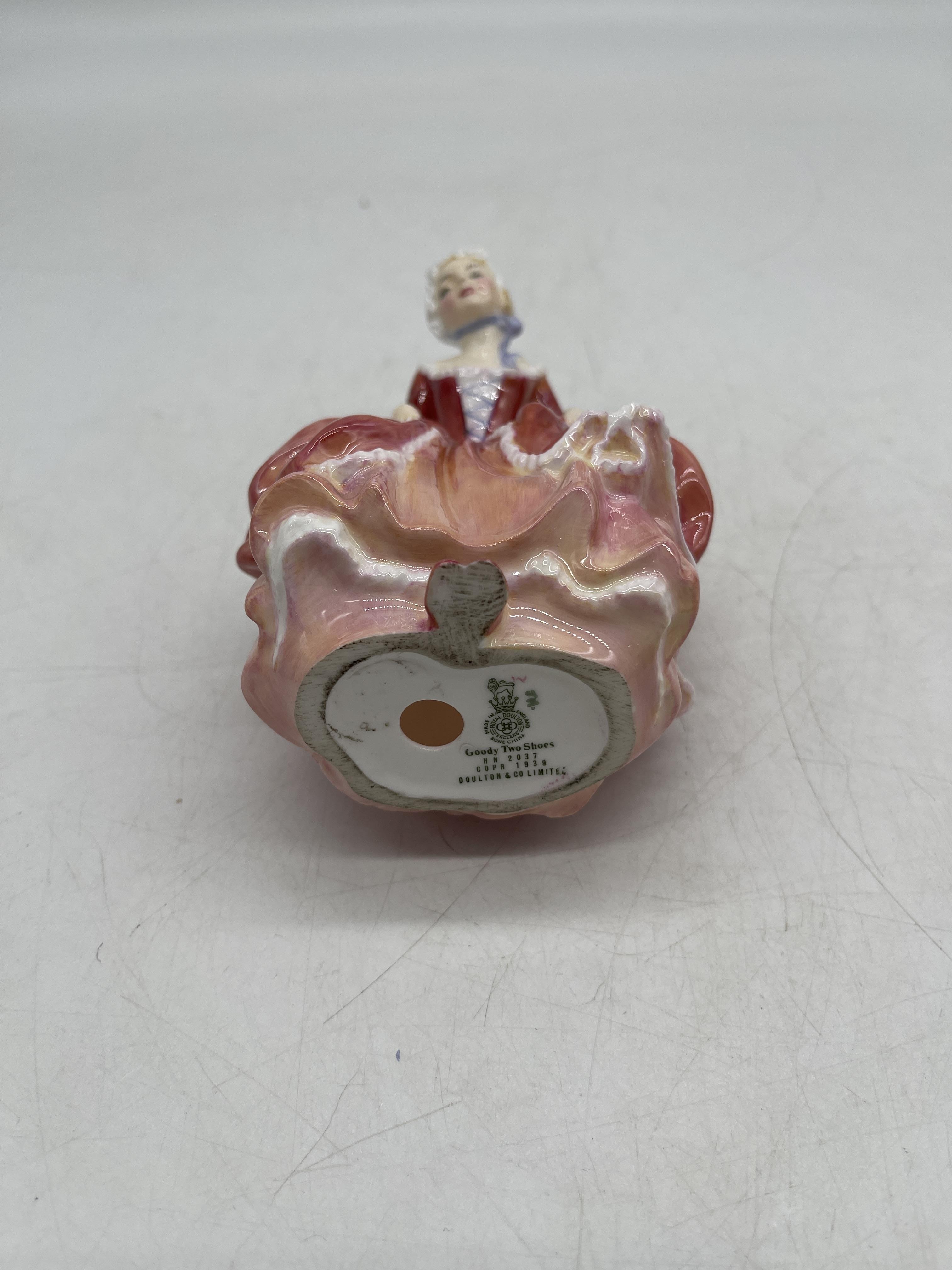 Pink Royal Doulton ceramic figurines - Image 17 of 41