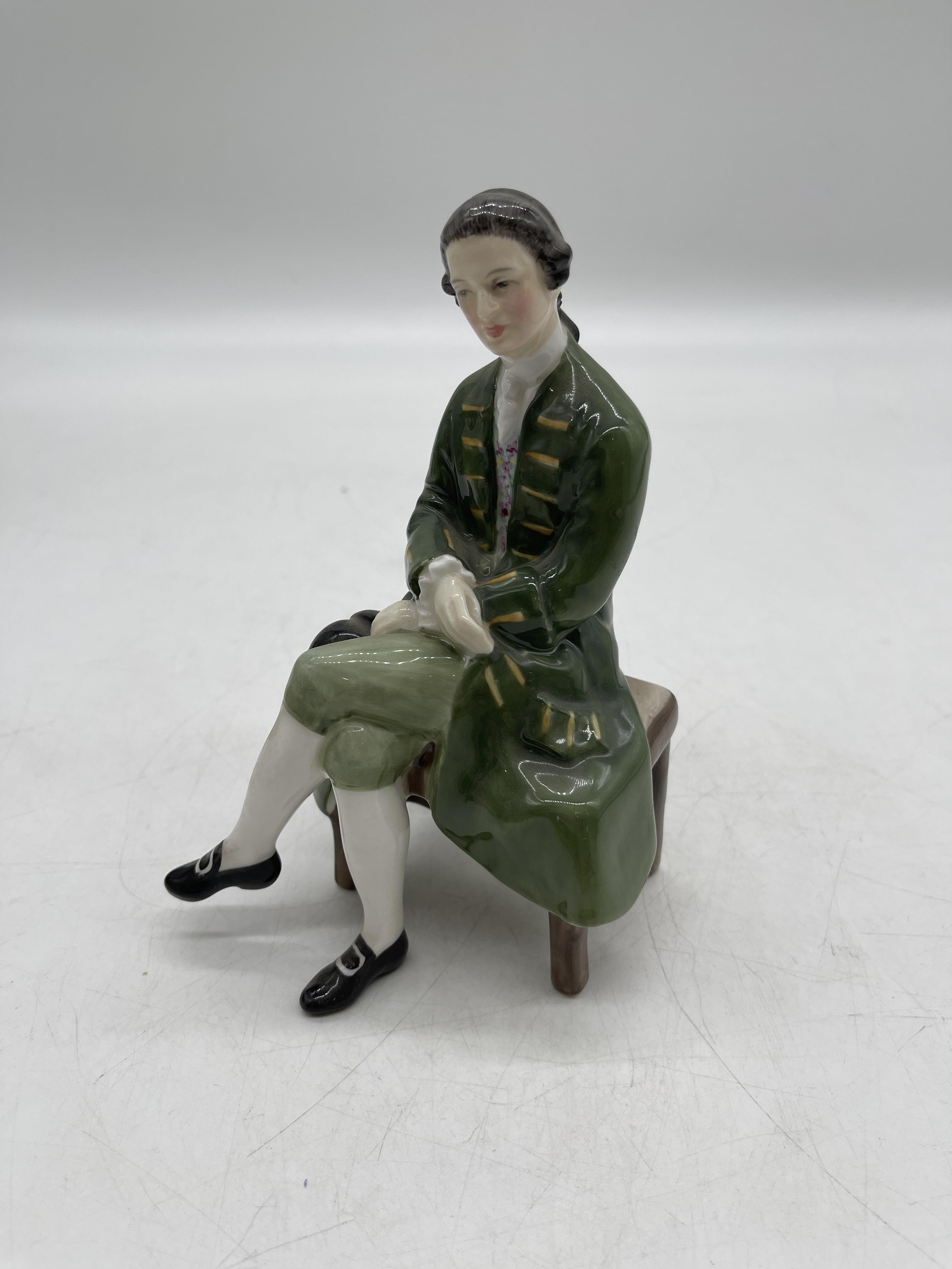 Green Royal Doulton ceramic figurines - Image 15 of 41