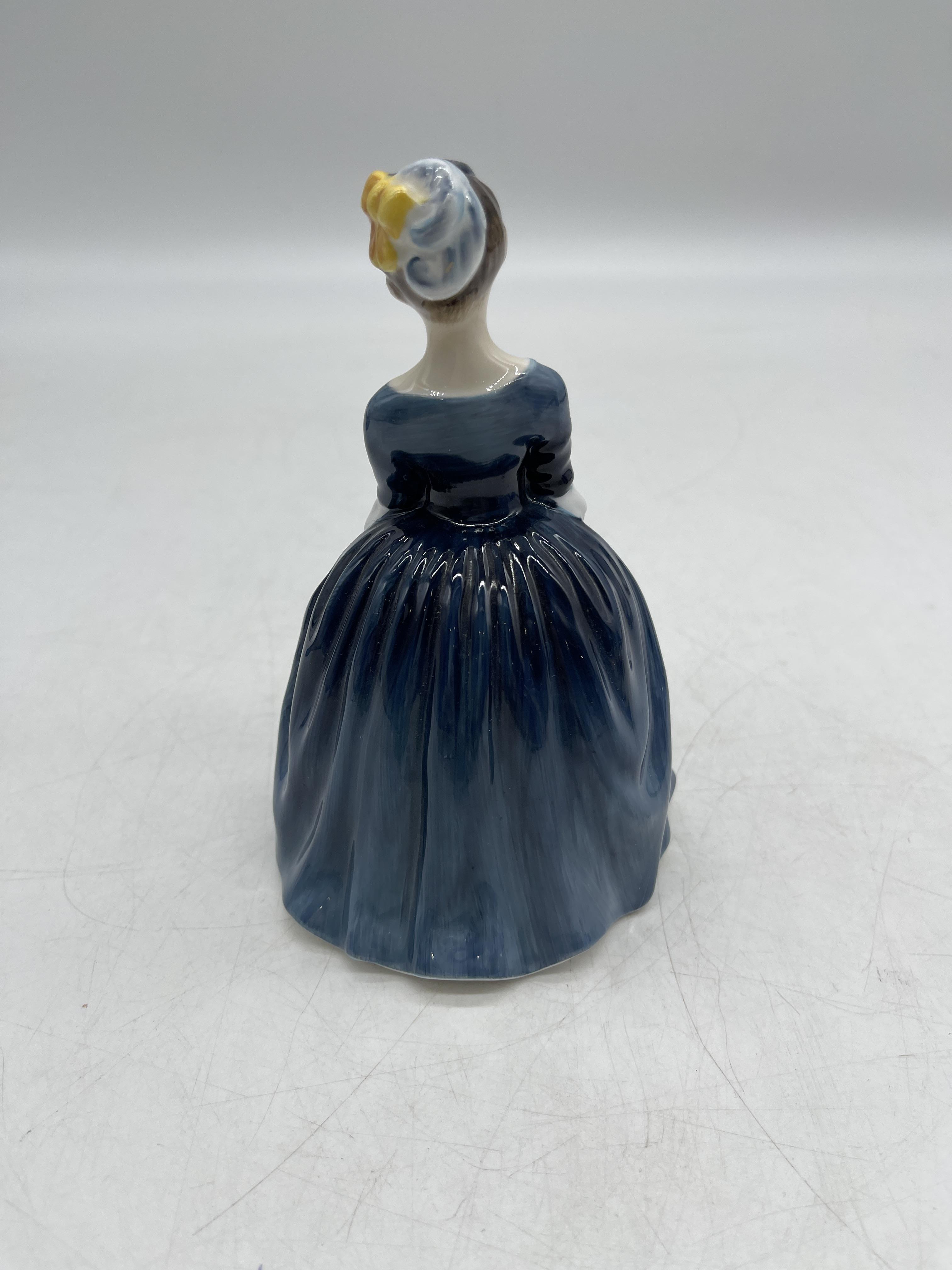 Blue Royal Doulton ceramic figurines - Image 21 of 34