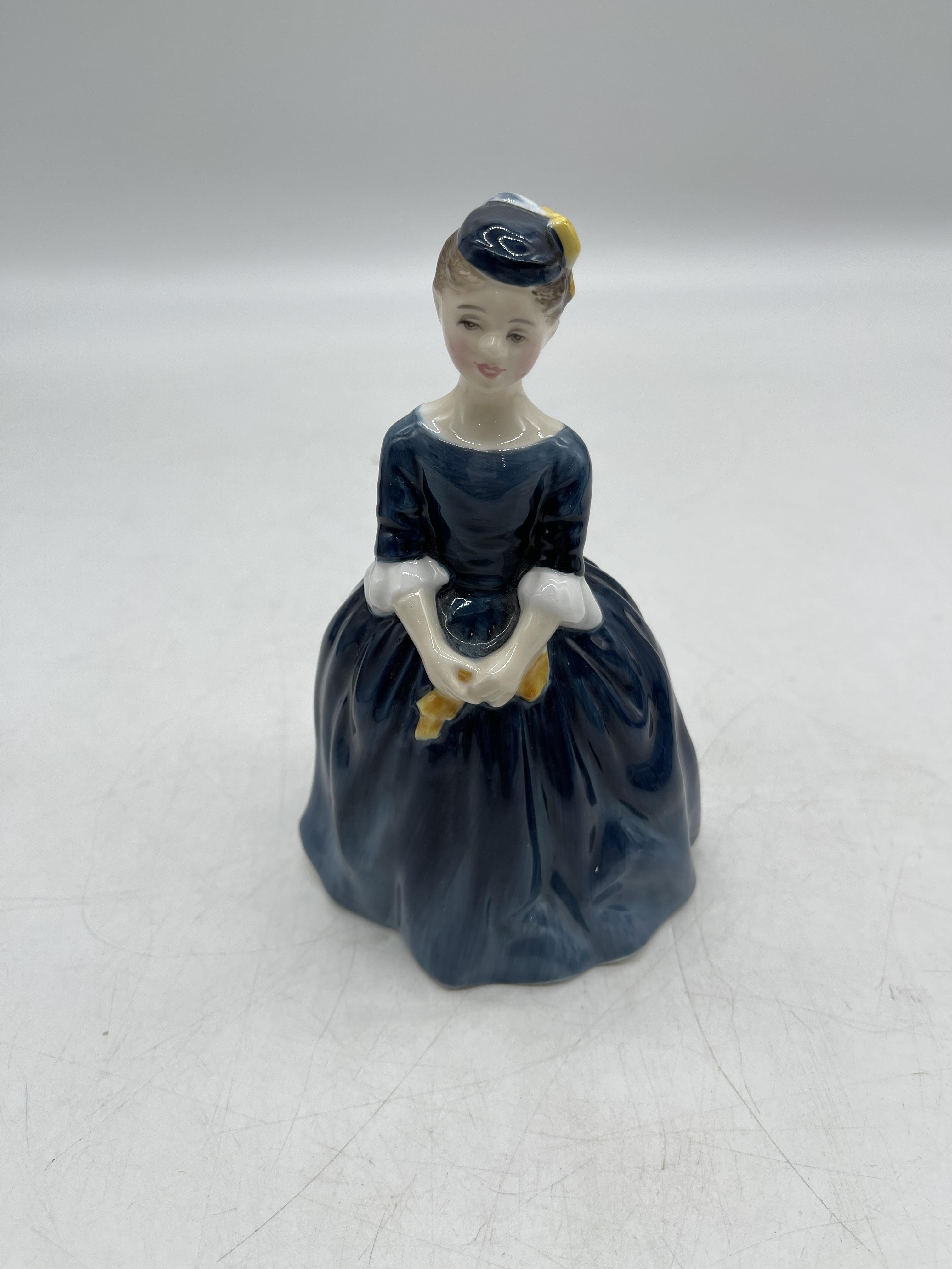 Blue Royal Doulton ceramic figurines - Image 23 of 34