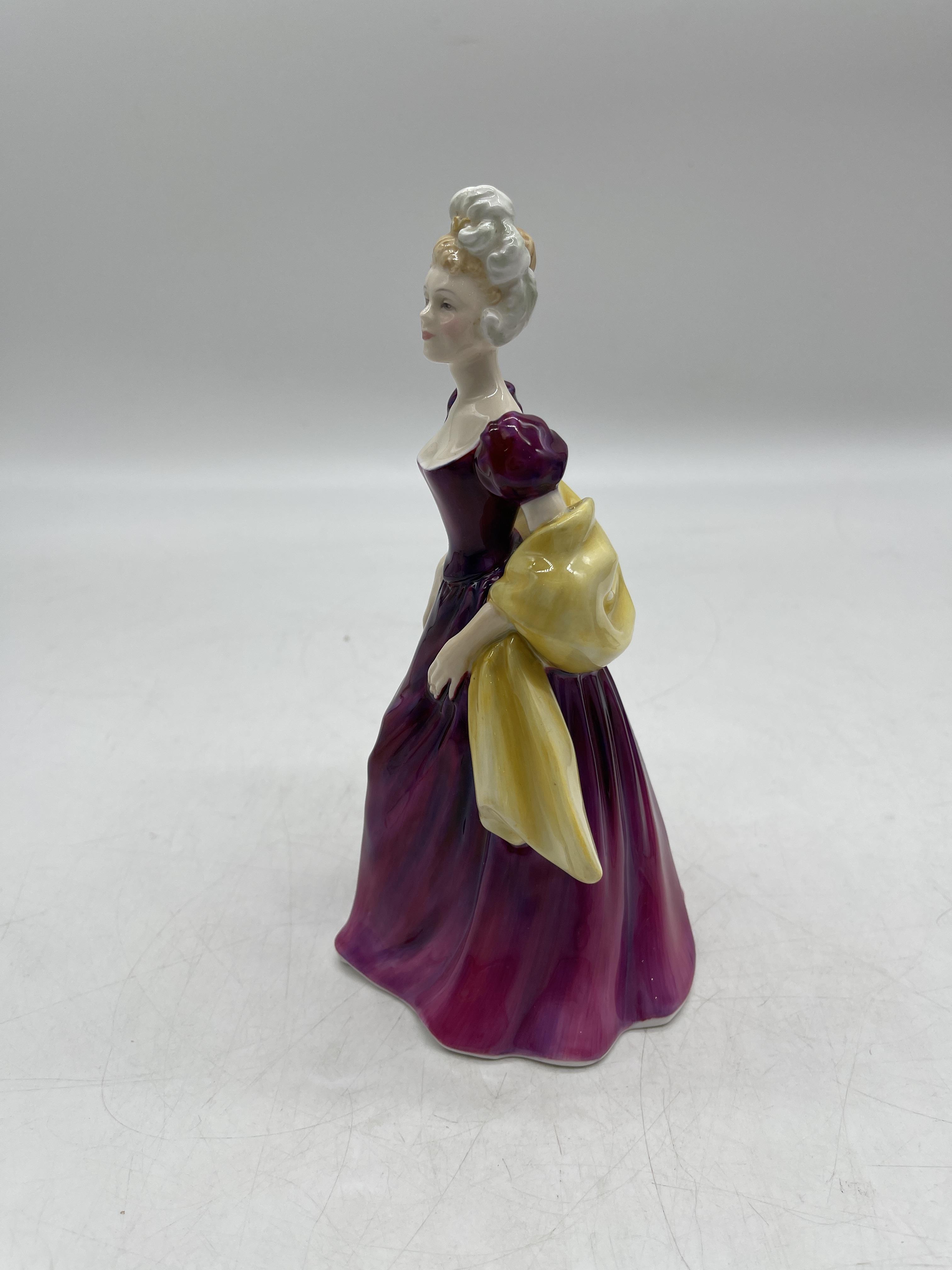 Pink Royal Doulton ceramic figurines - Image 4 of 41