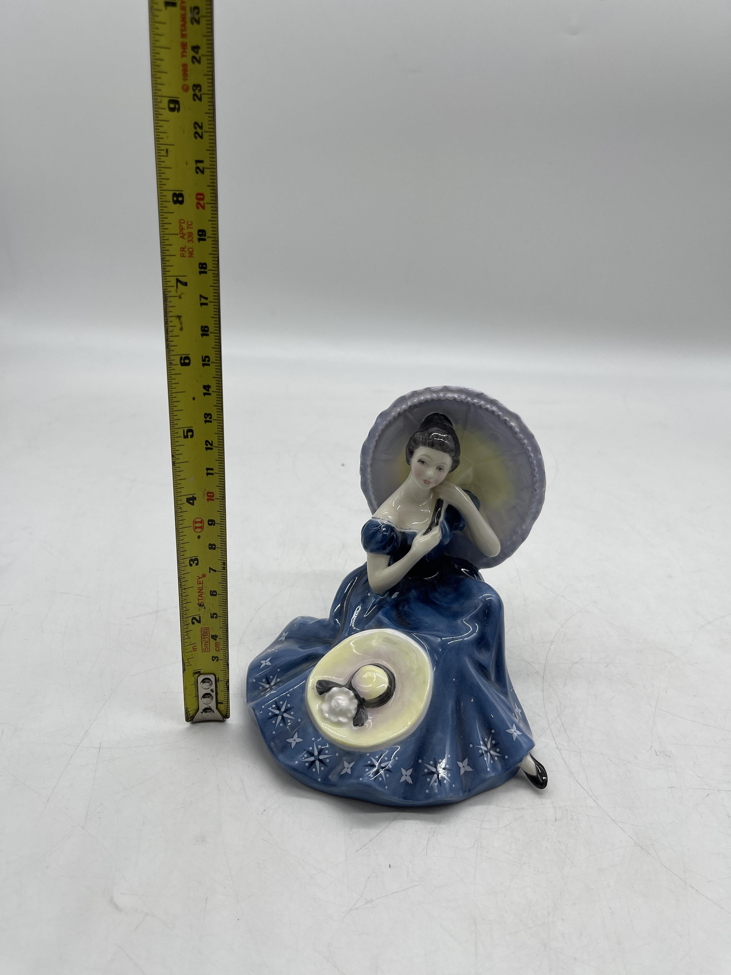 Blue Royal Doulton ceramic figurines - Image 34 of 34