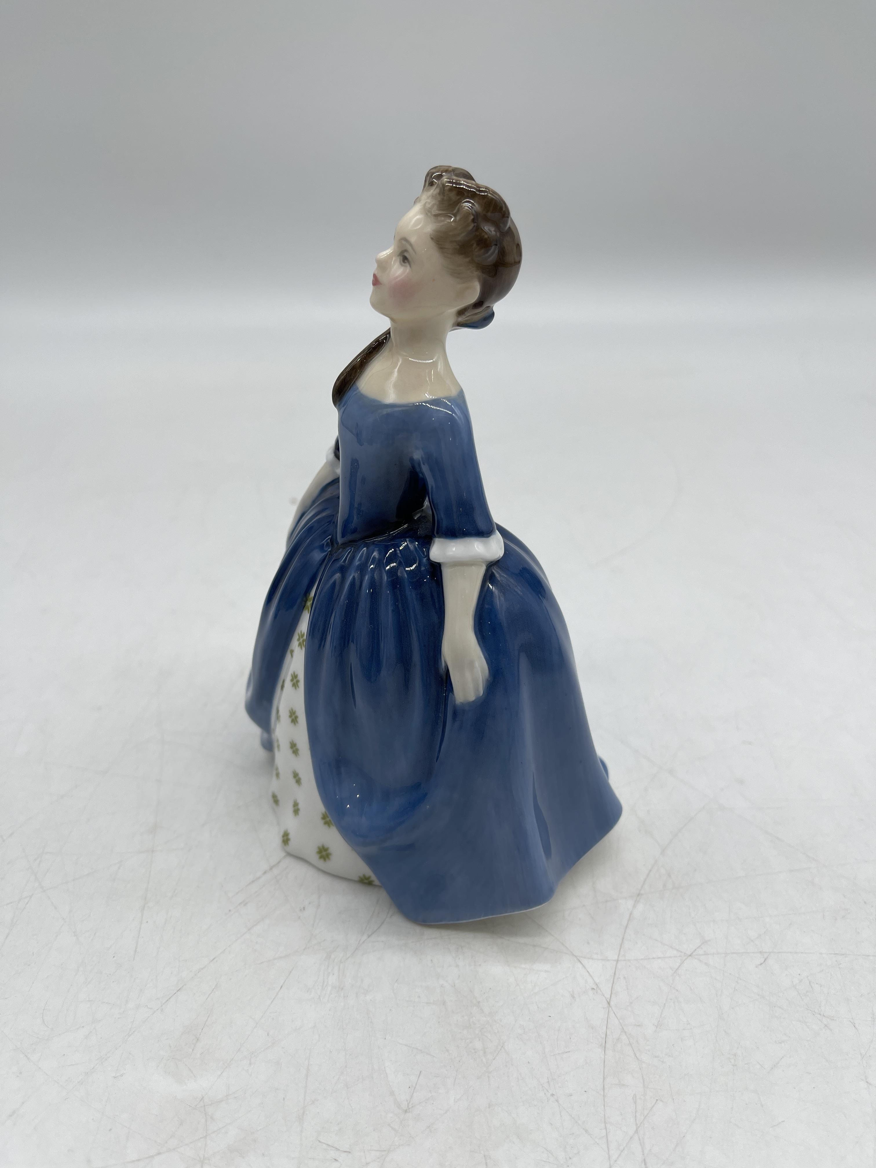 Blue Royal Doulton ceramic figurines - Image 3 of 34