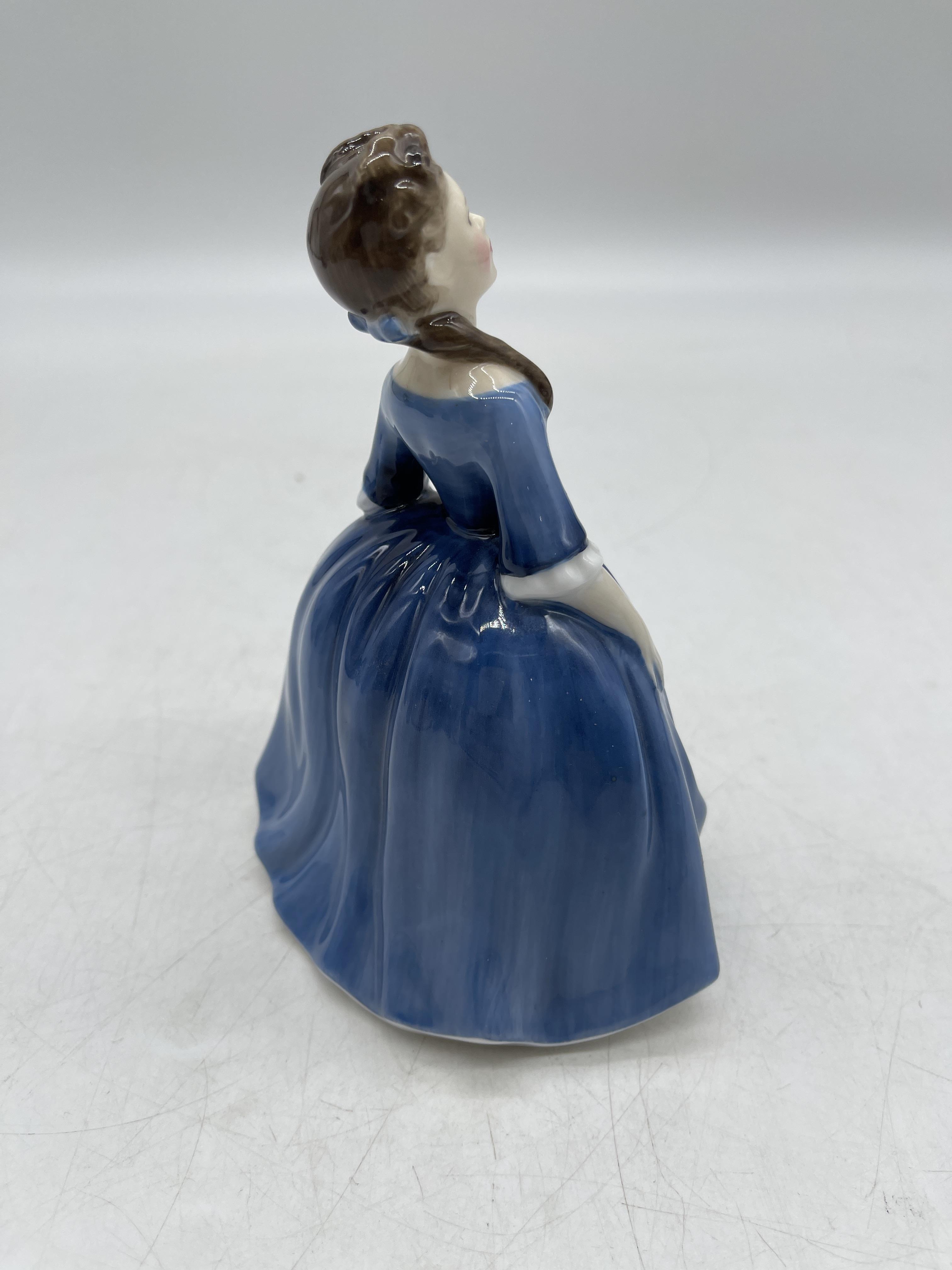 Blue Royal Doulton ceramic figurines - Image 5 of 34