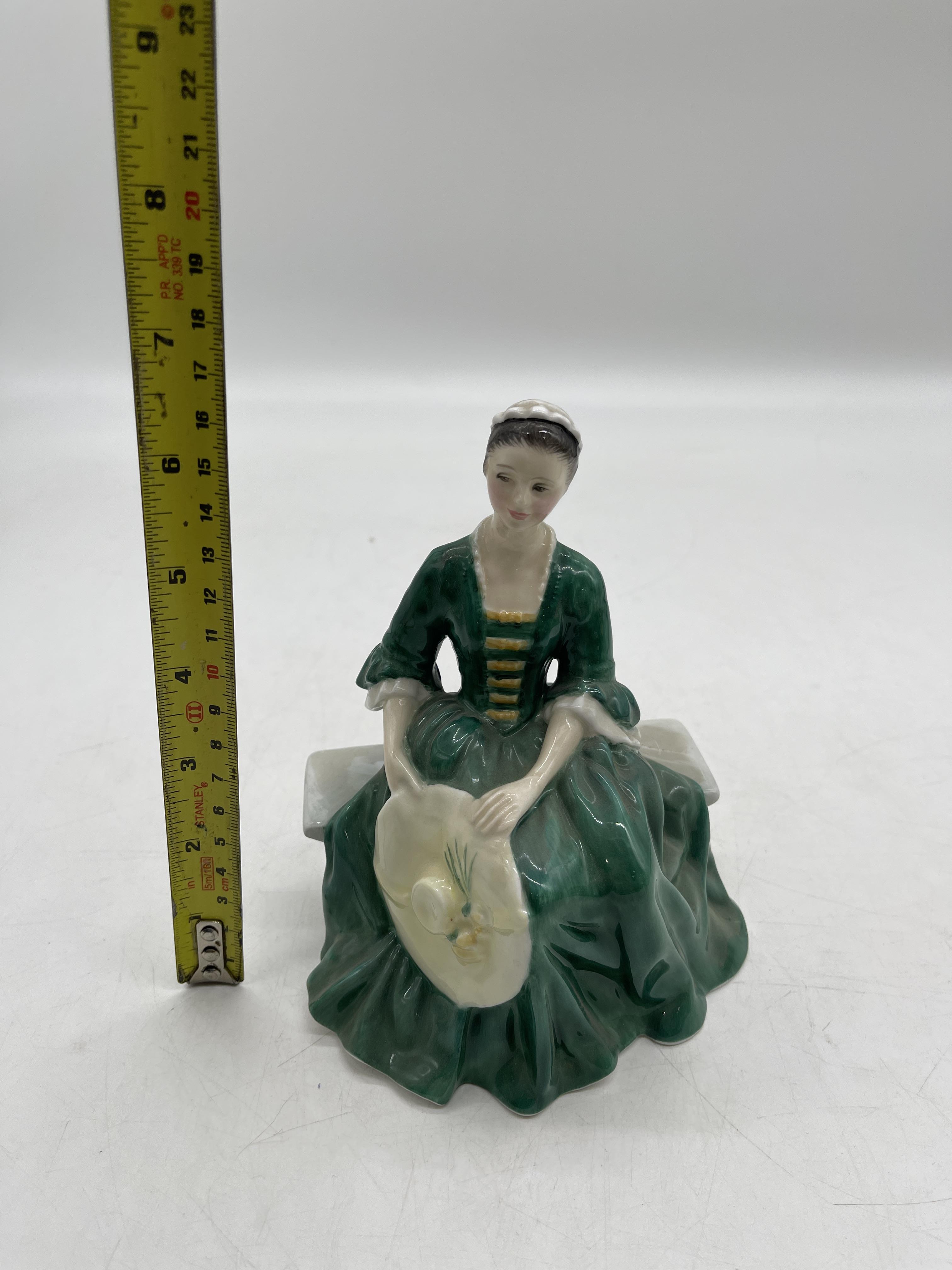 Green Royal Doulton ceramic figurines - Image 32 of 41