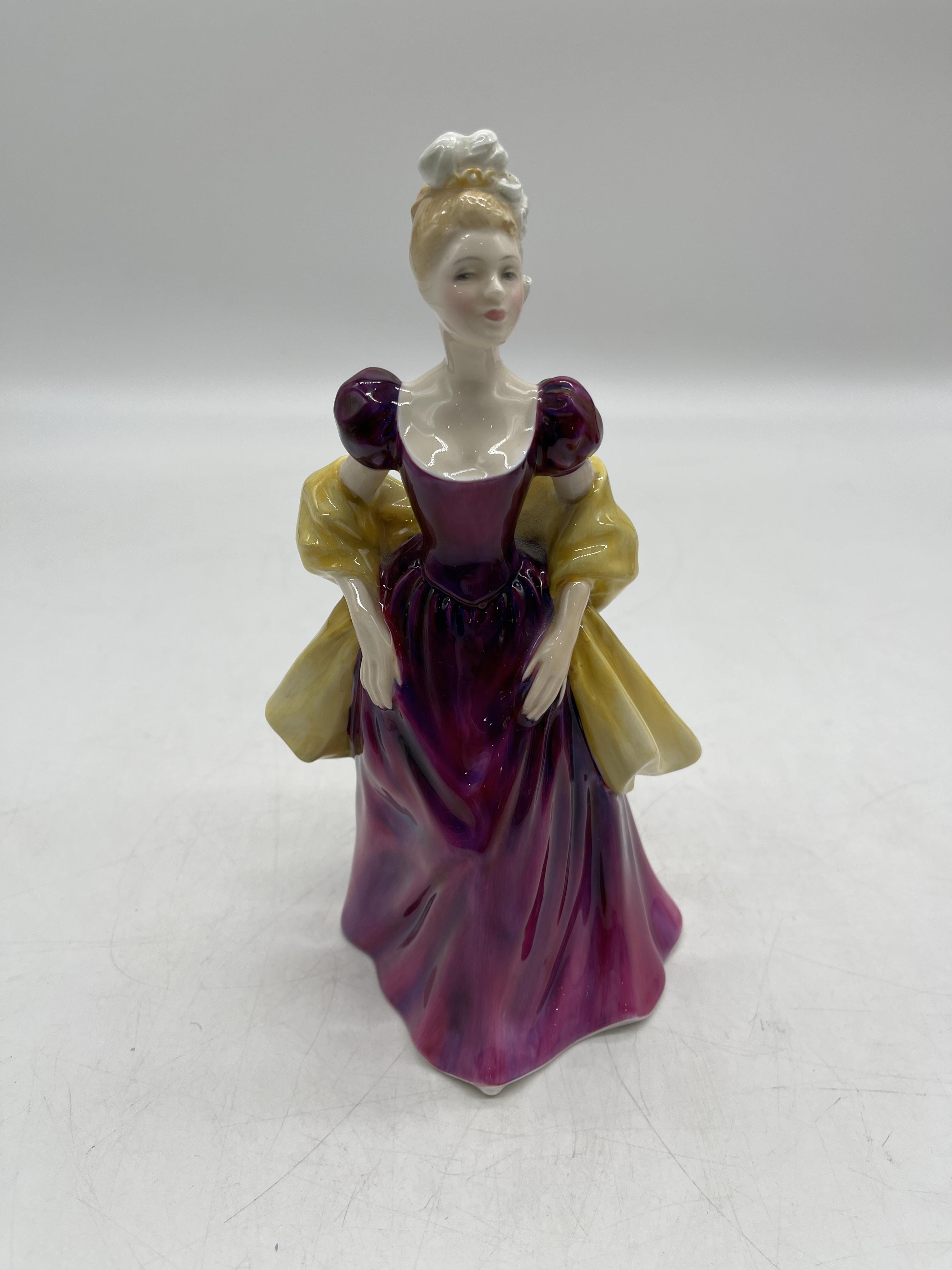 Pink Royal Doulton ceramic figurines - Image 8 of 41