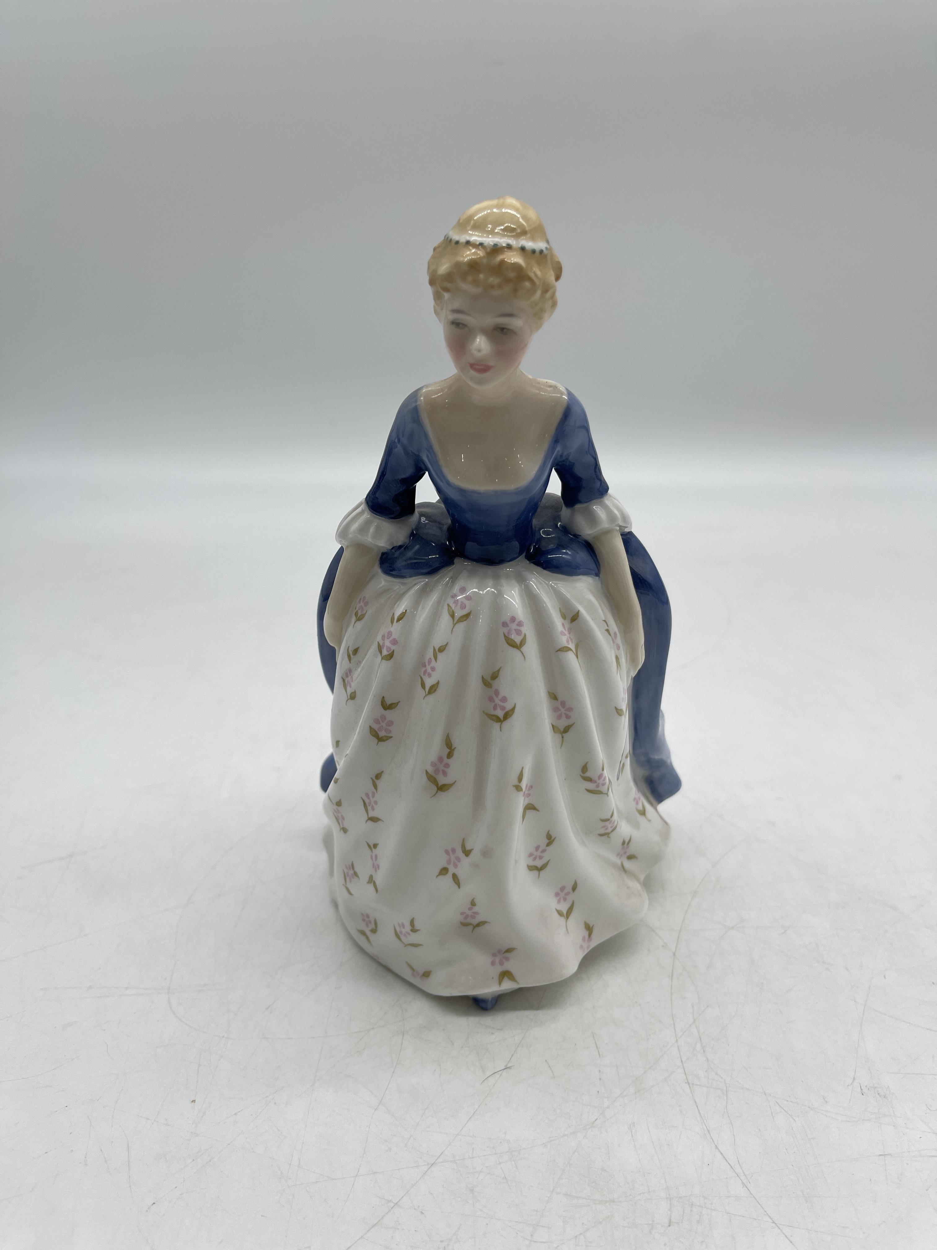 Blue Royal Doulton ceramic figurines - Image 14 of 34