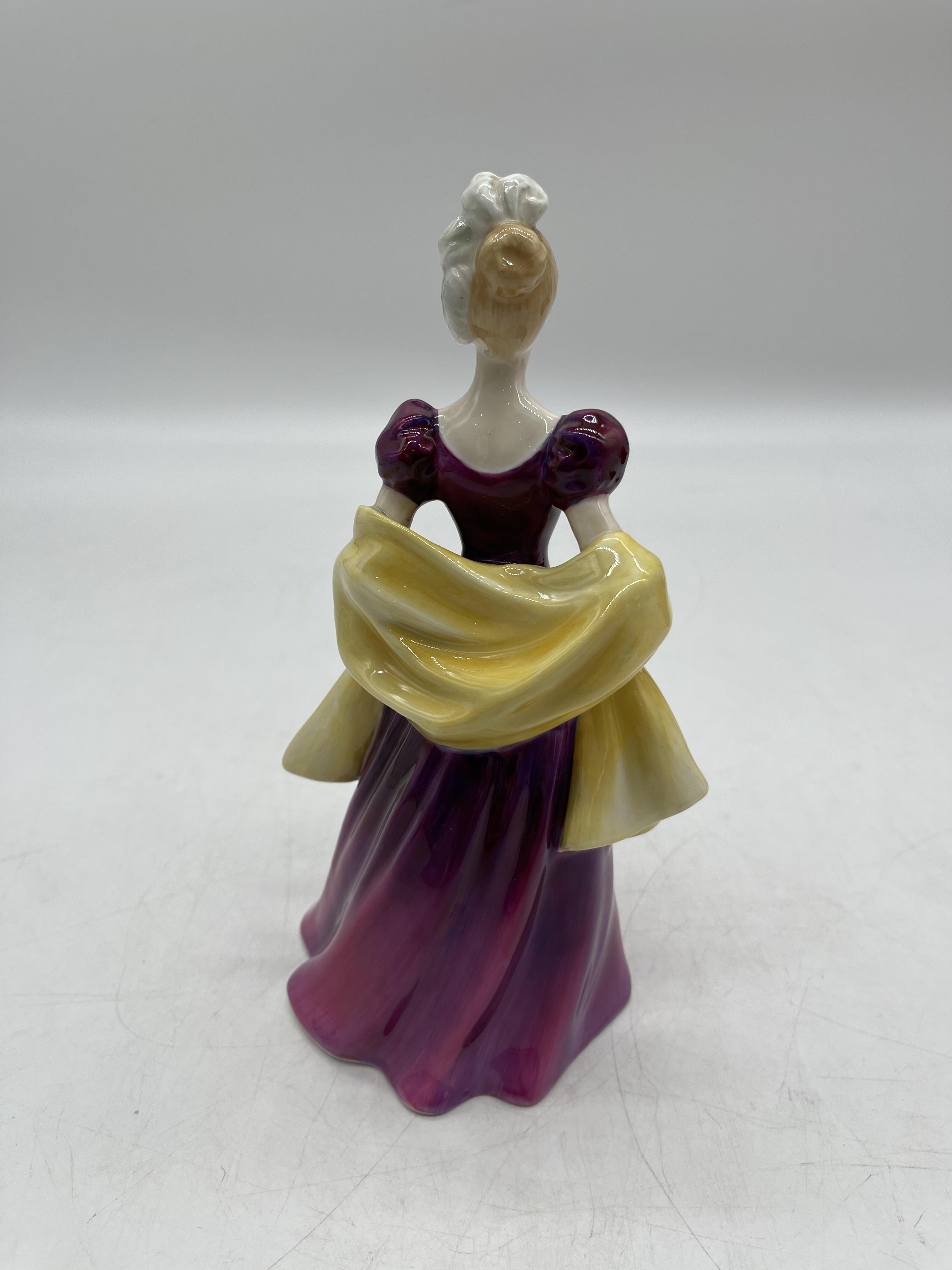 Pink Royal Doulton ceramic figurines - Image 6 of 41