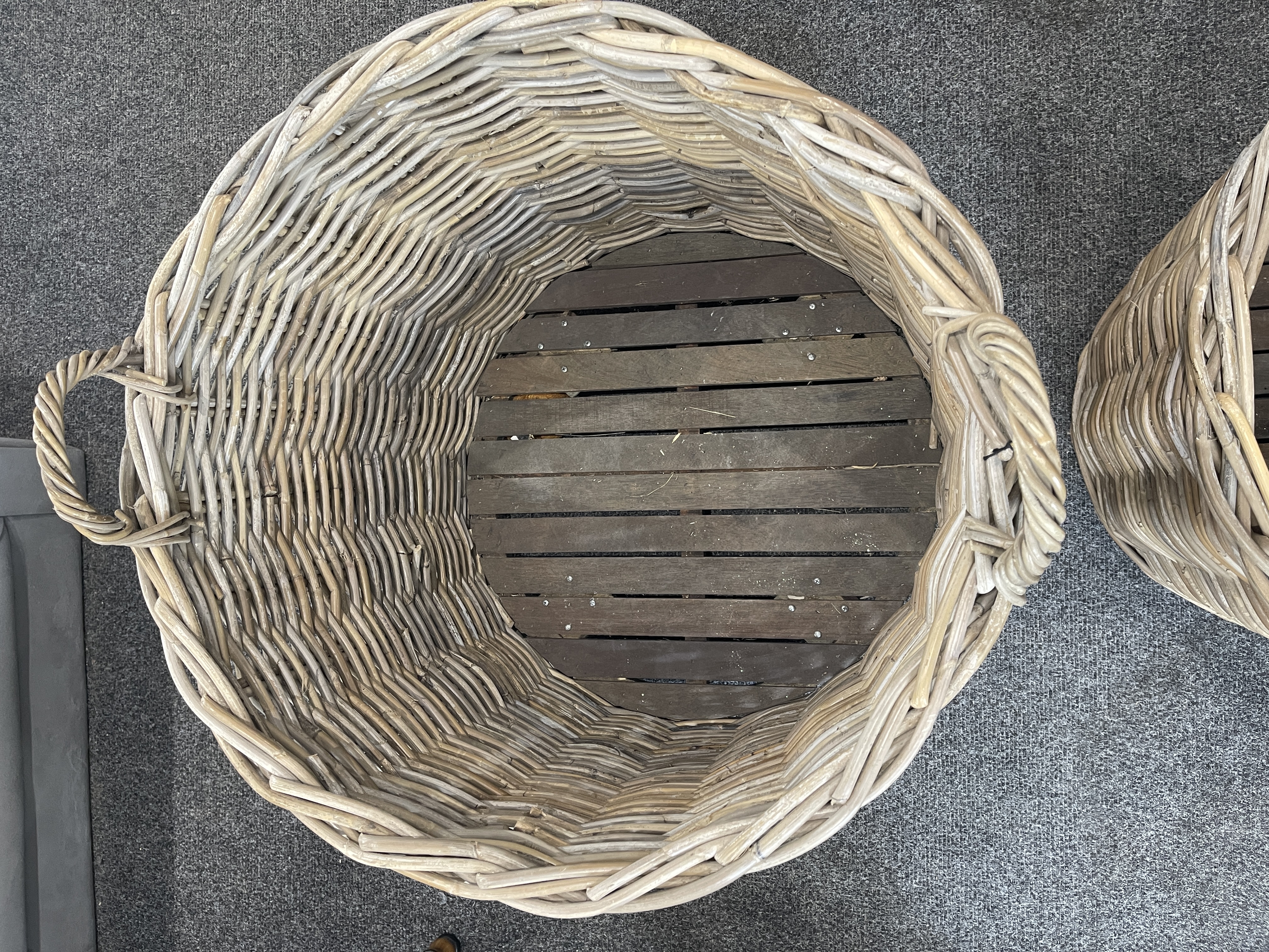 Two Large Vintage Wicker Baskets / Garden Rooms. - Image 4 of 7