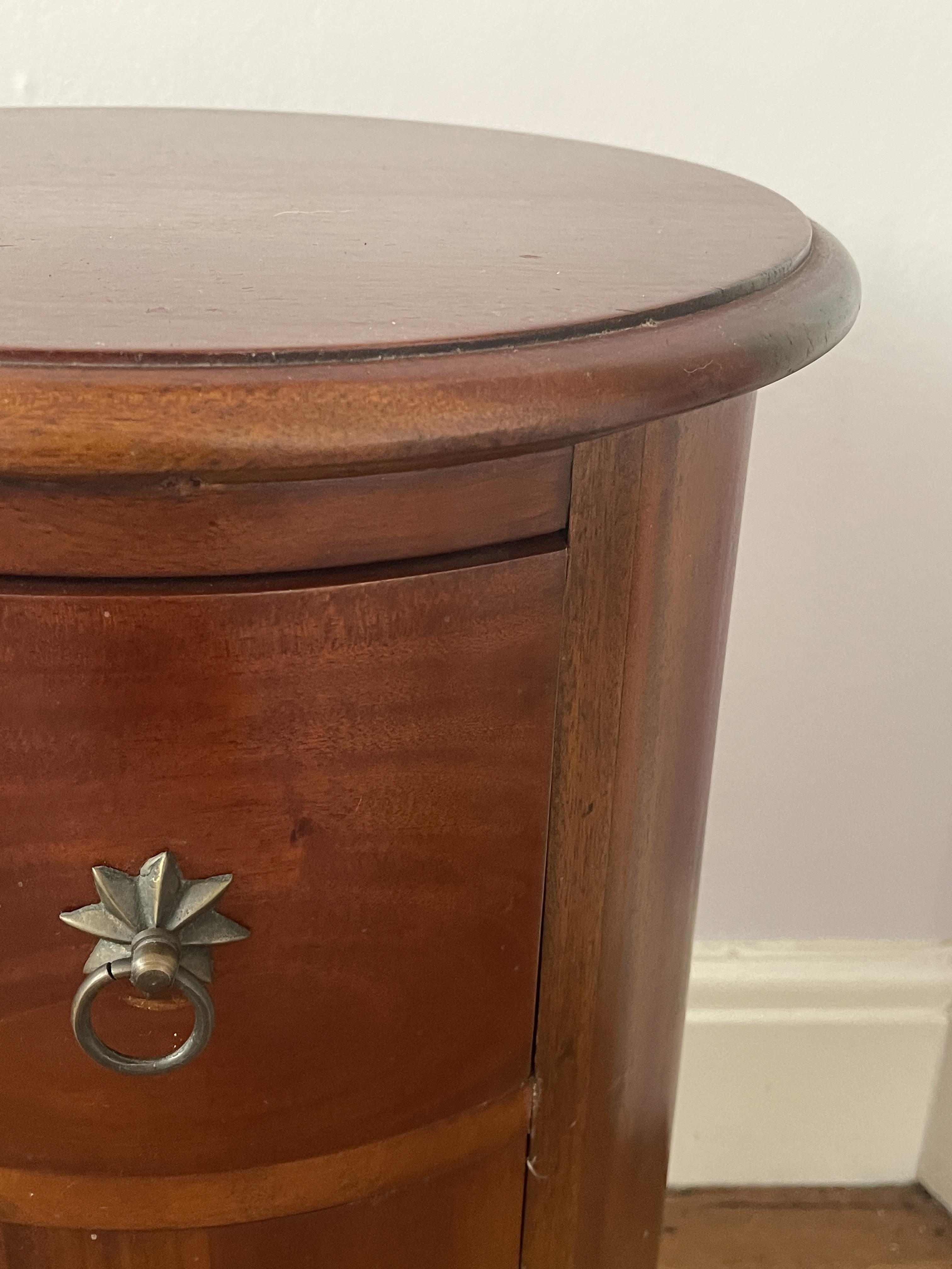 Mahogany Round Drum Chest with Drawer and Cupboard - Image 4 of 14