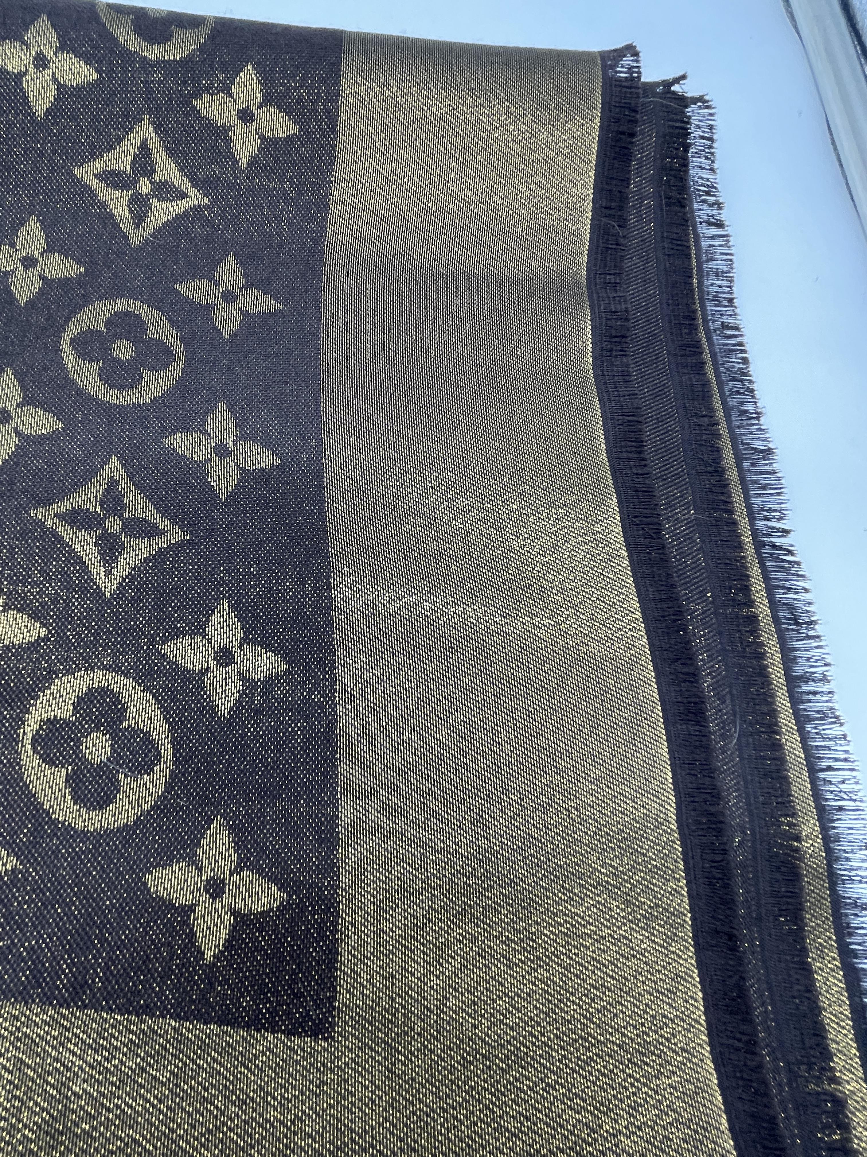 Louis Vuitton Chale Monogram Shine Silk Brown Scar - Image 5 of 12