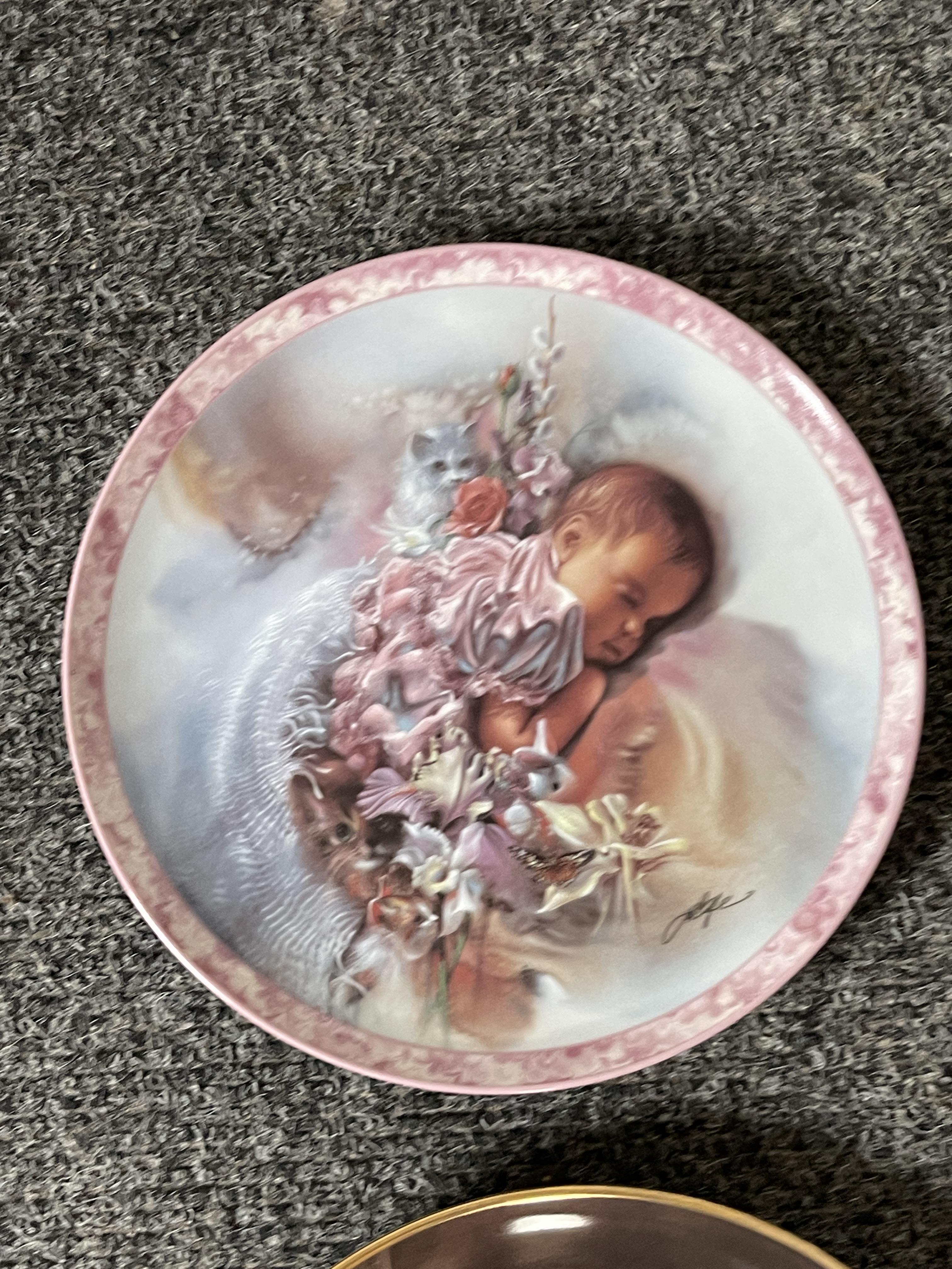 Collection of Decorative Collectable Plates to inc - Image 4 of 28