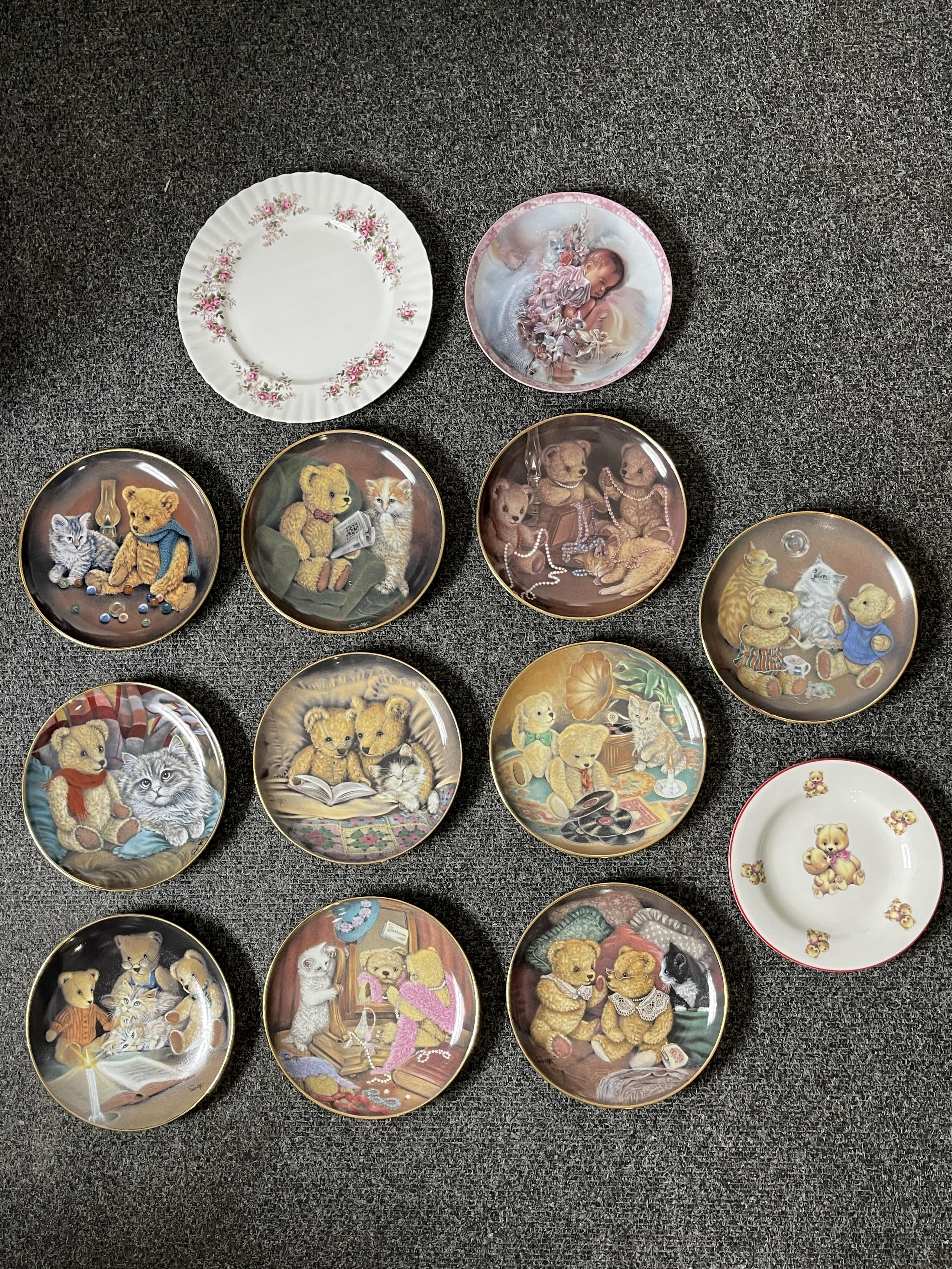 Collection of Decorative Collectable Plates to inc