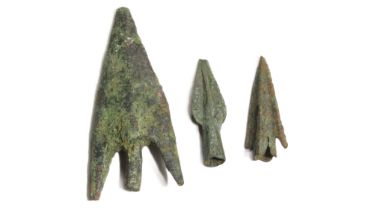 Ancient Greek arrowhead Group (3). Circa 630-450 BCE. Copper-alloy, largest 52mm. 'Scythian type'.