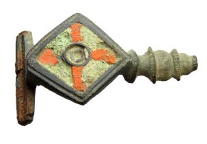 Roman Hinge-Headed Brooch. Circa 1st-2nd century CE. Copper-alloy, 38mm, 6.5g. Formed of a short